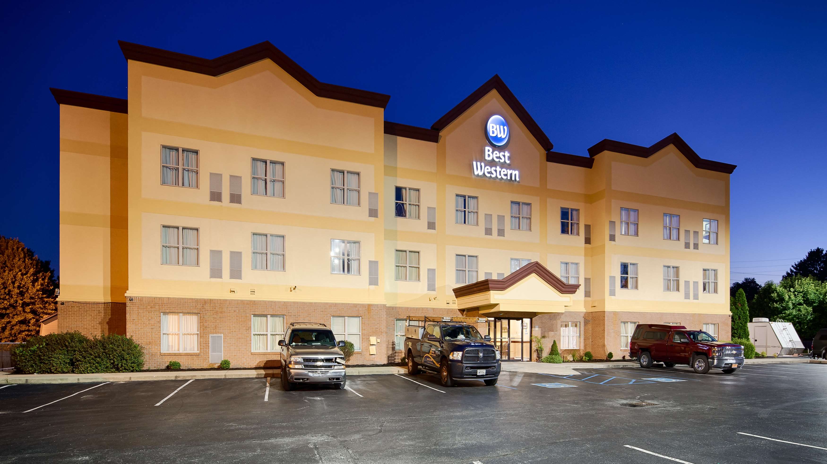 Best Western Airport Suites Photo