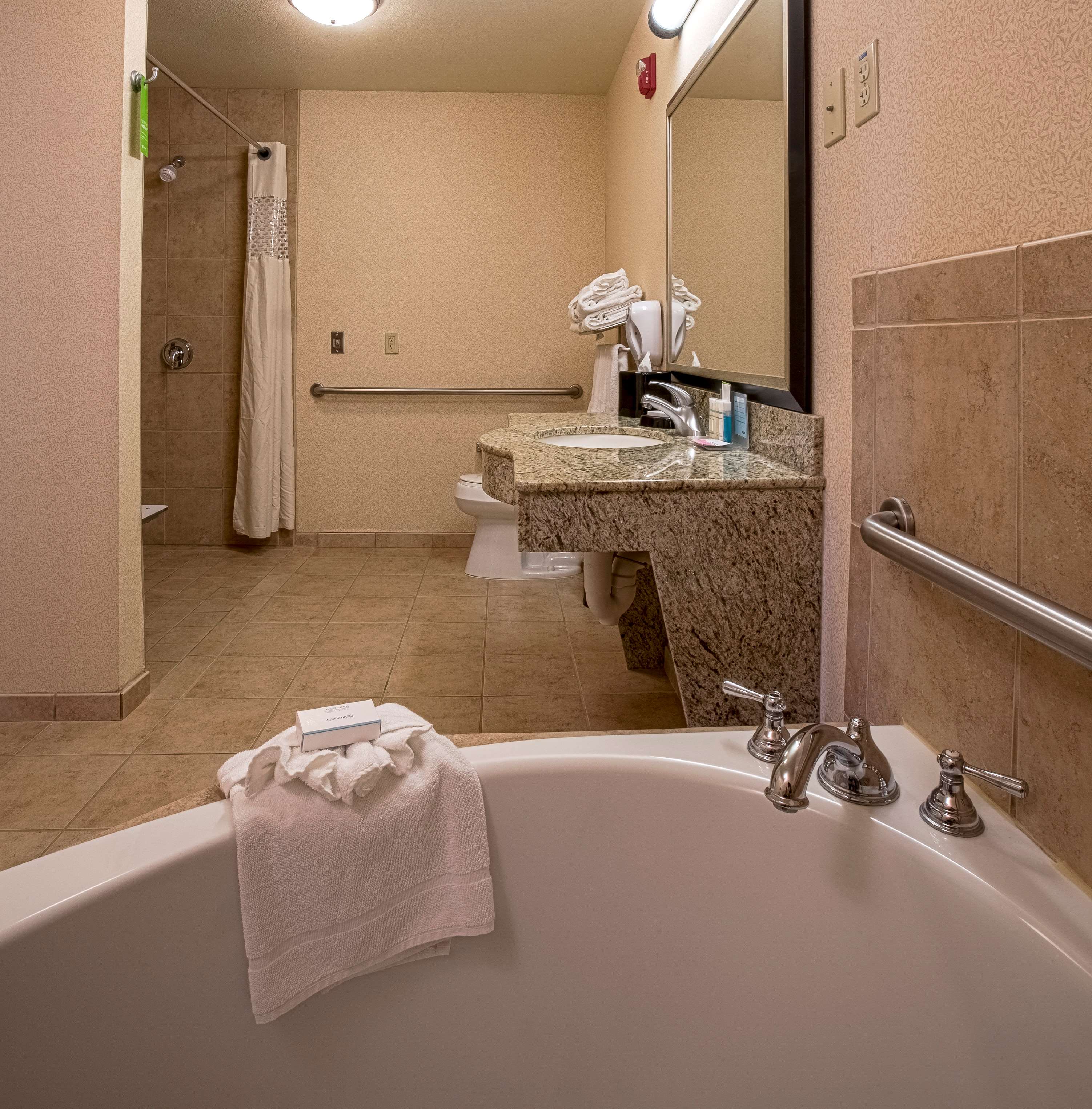 Guest room bath