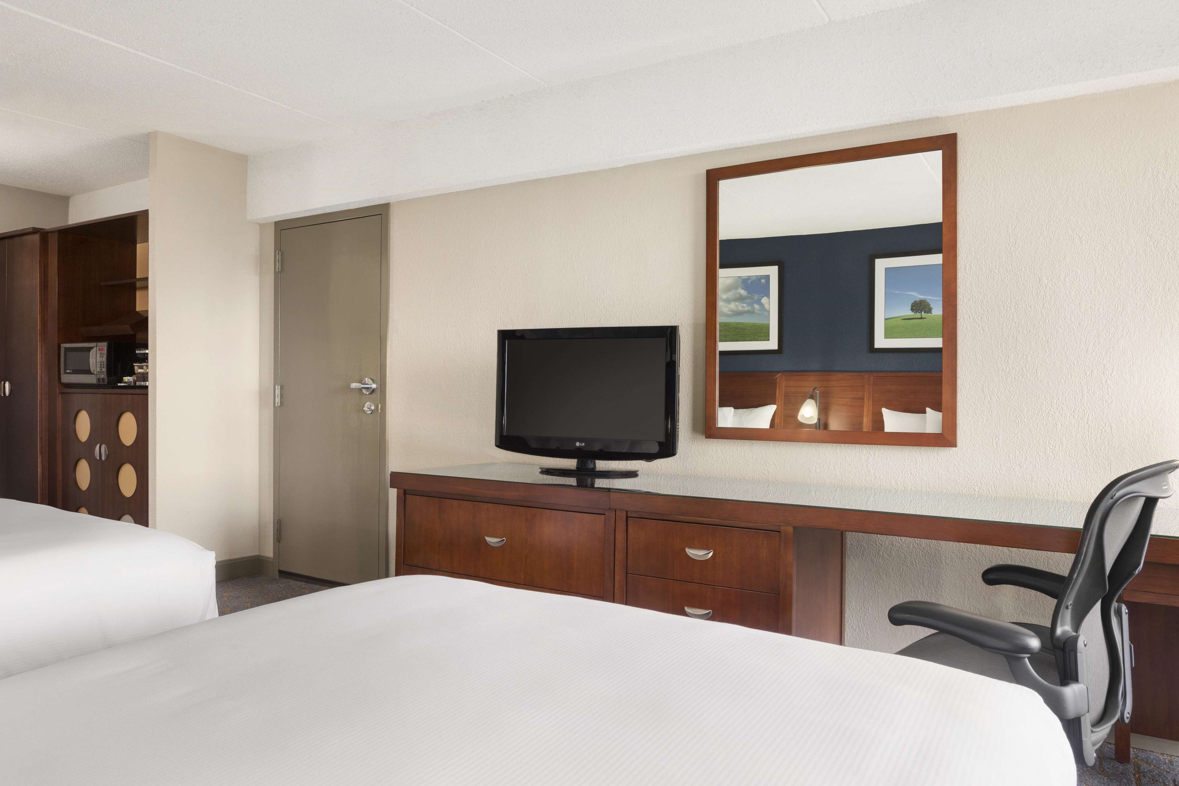 DoubleTree by Hilton Hotel Dallas - DFW Airport North Photo