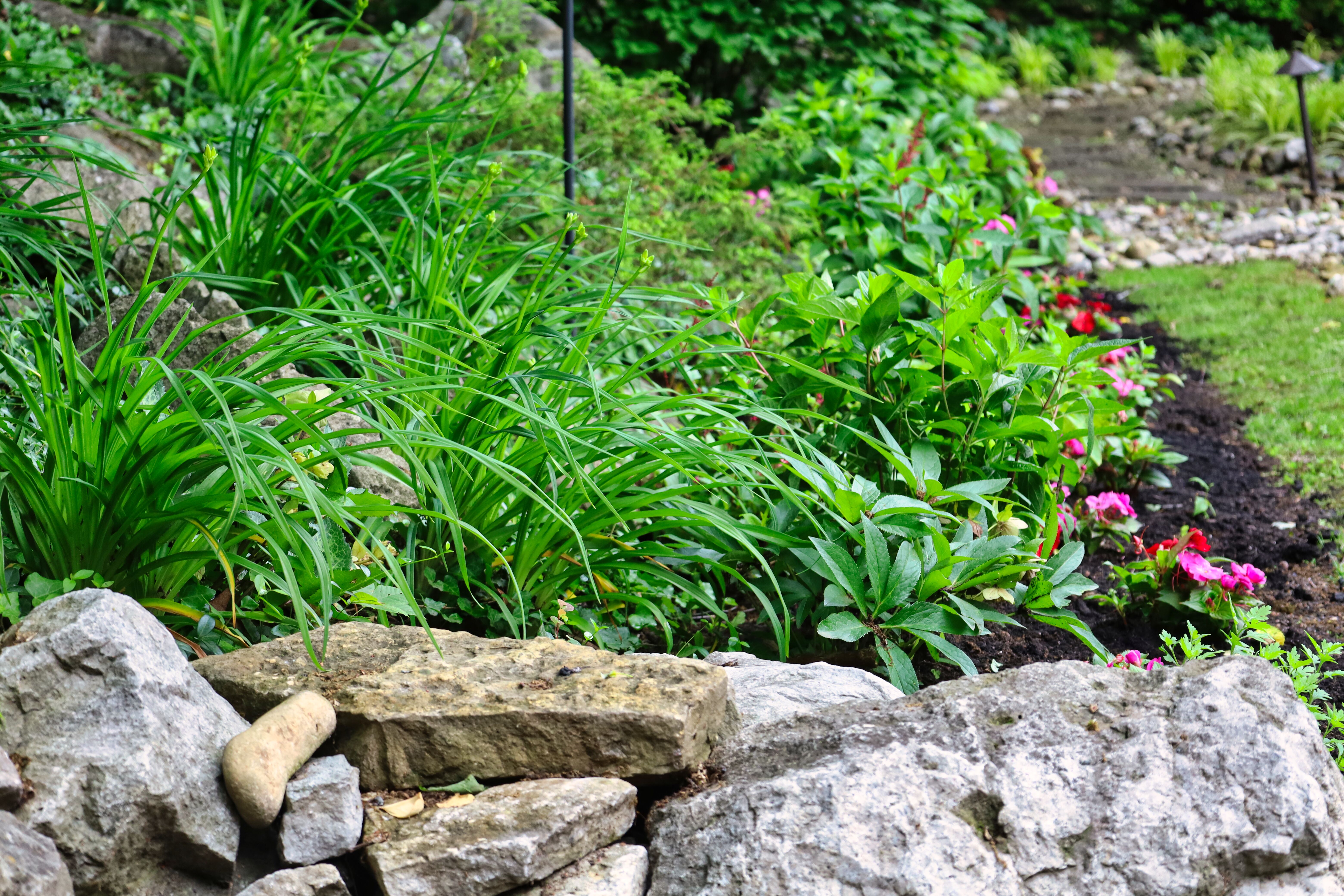 Oakwood Lawn & Landscaping Image