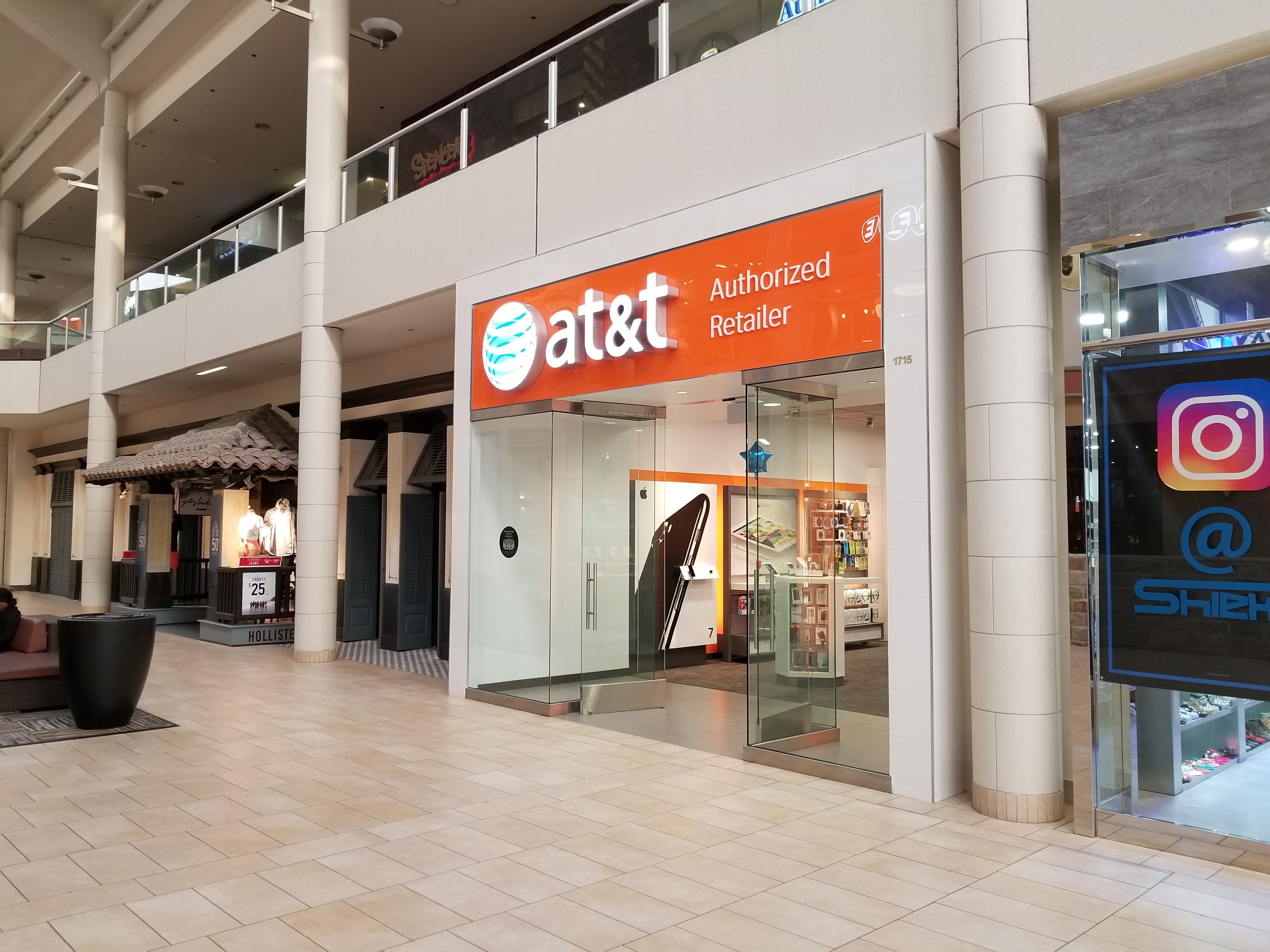 AT&T Store Photo