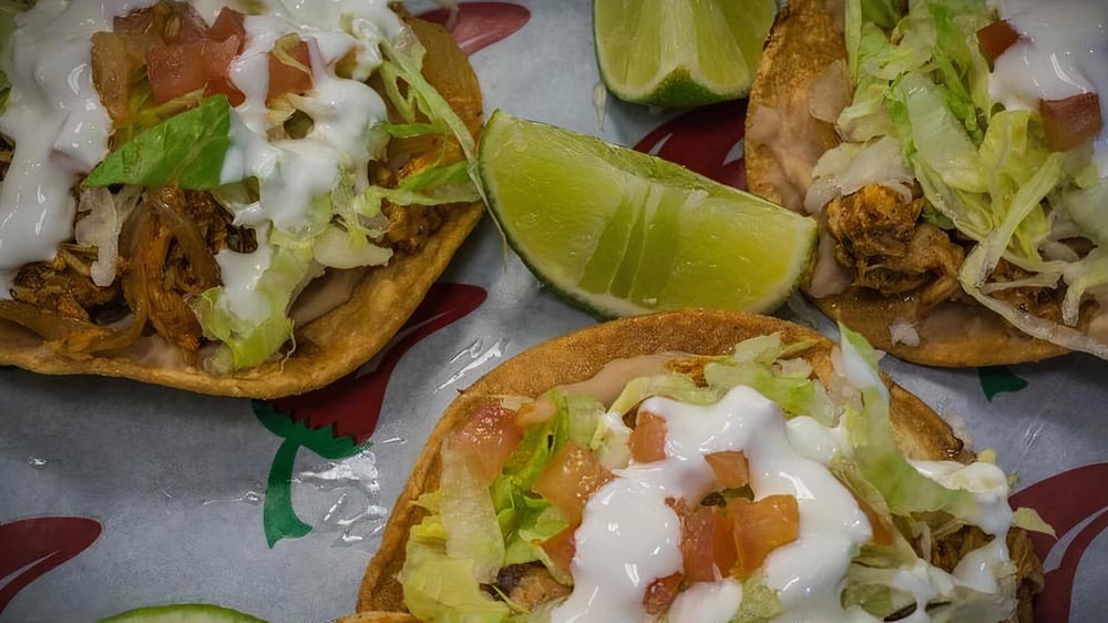 TOSTADAS DE TINGA