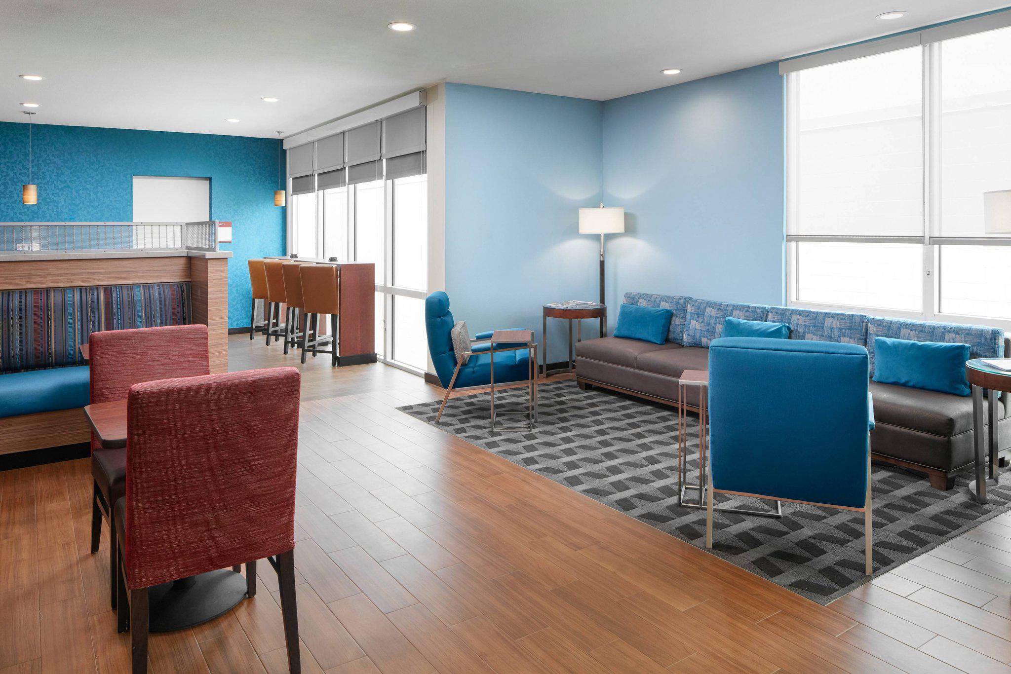 TownePlace Suites by Marriott Tampa South Photo