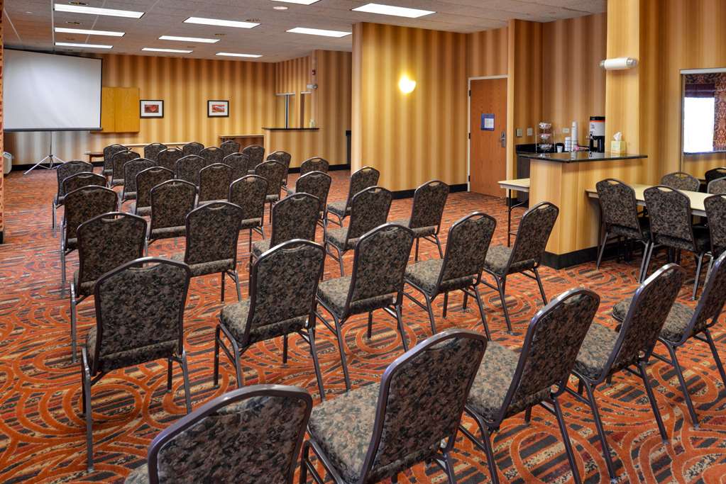 Hampton Inn Chicago-Carol Stream Image