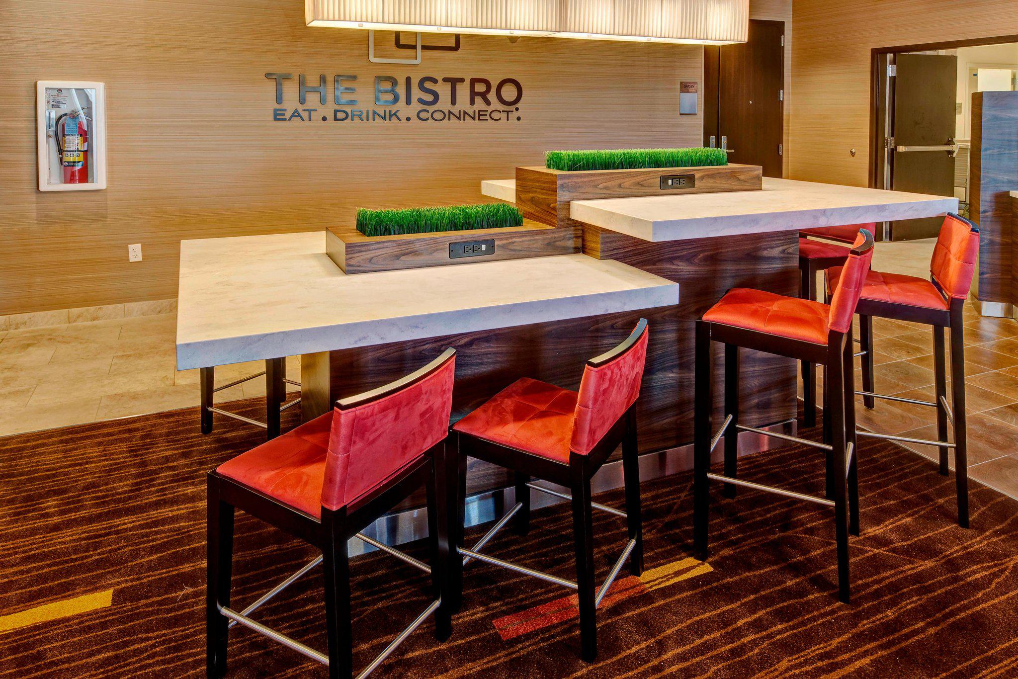 Courtyard by Marriott Westbury Long Island Photo