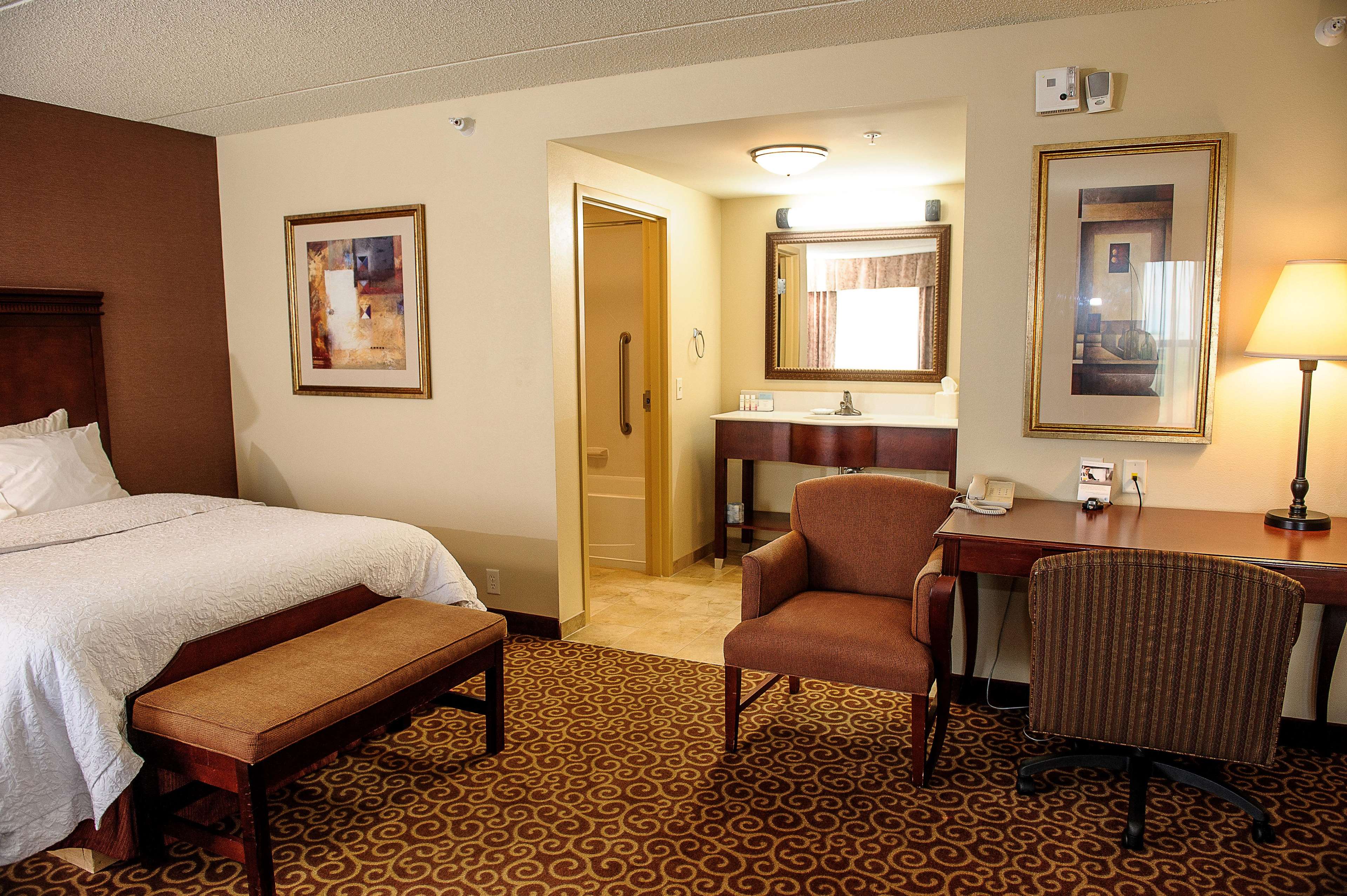 Hampton Inn & Suites Brookings Photo