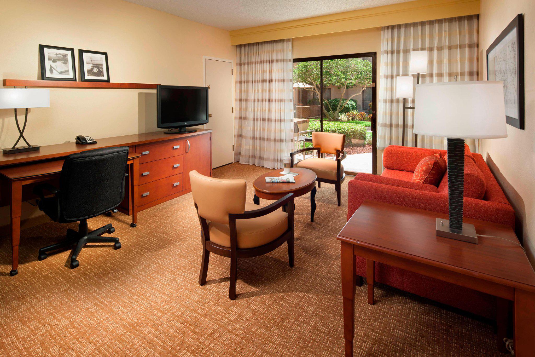 Courtyard by Marriott St. Petersburg Clearwater Photo