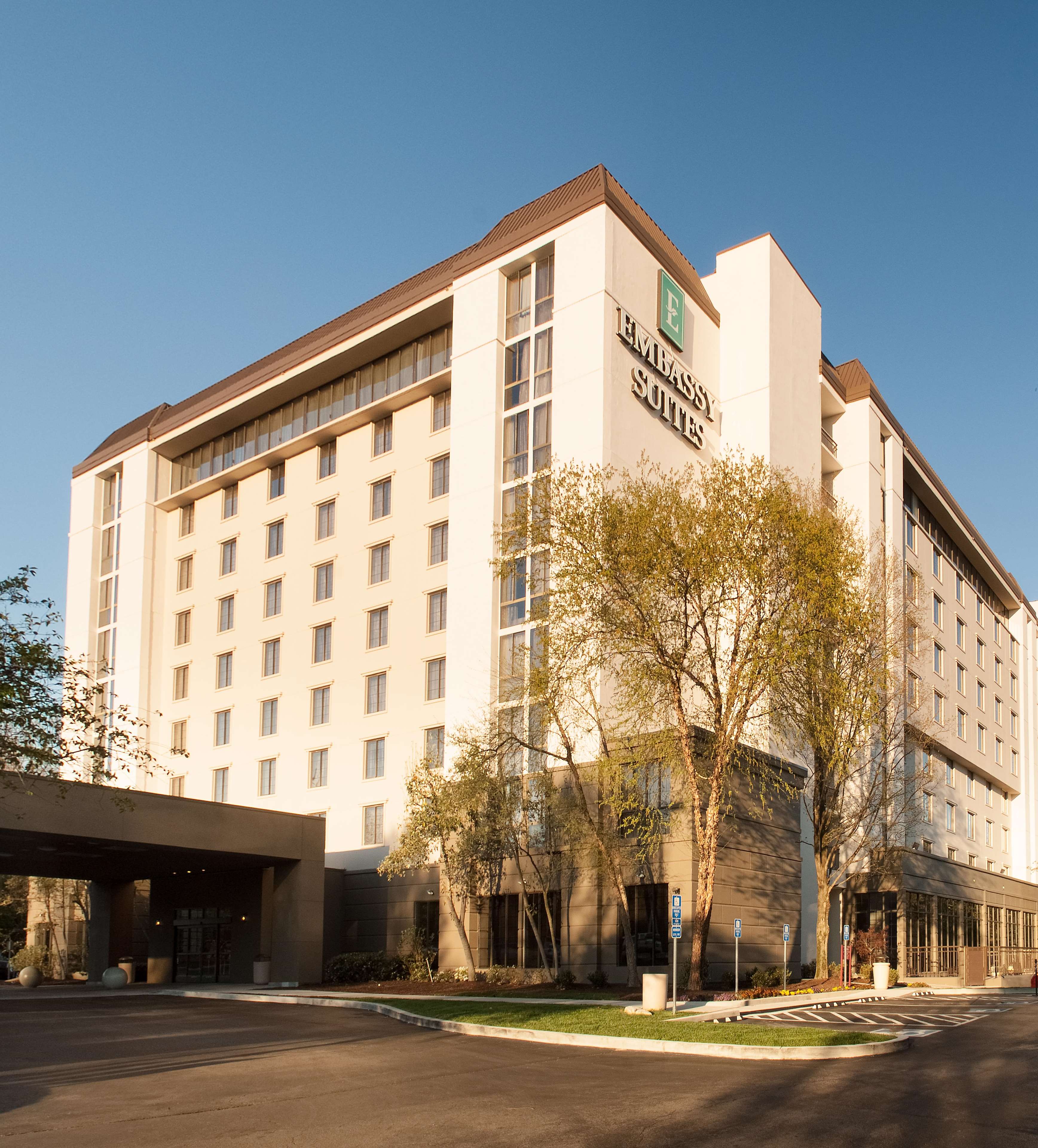 Embassy Suites by Hilton Nashville Airport Photo