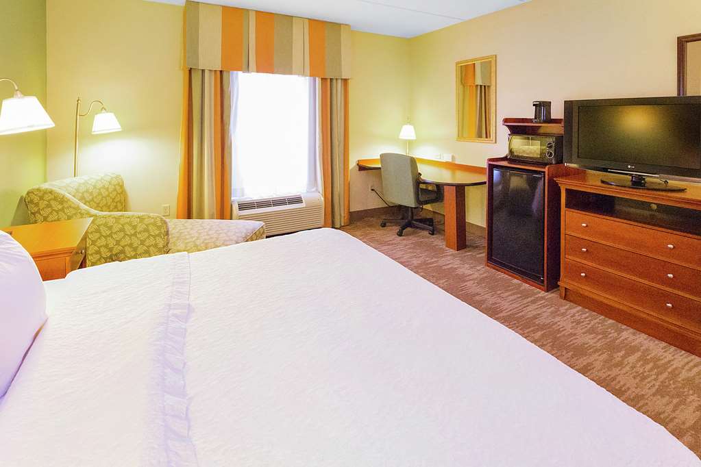 Hampton Inn & Suites Blairsville Image
