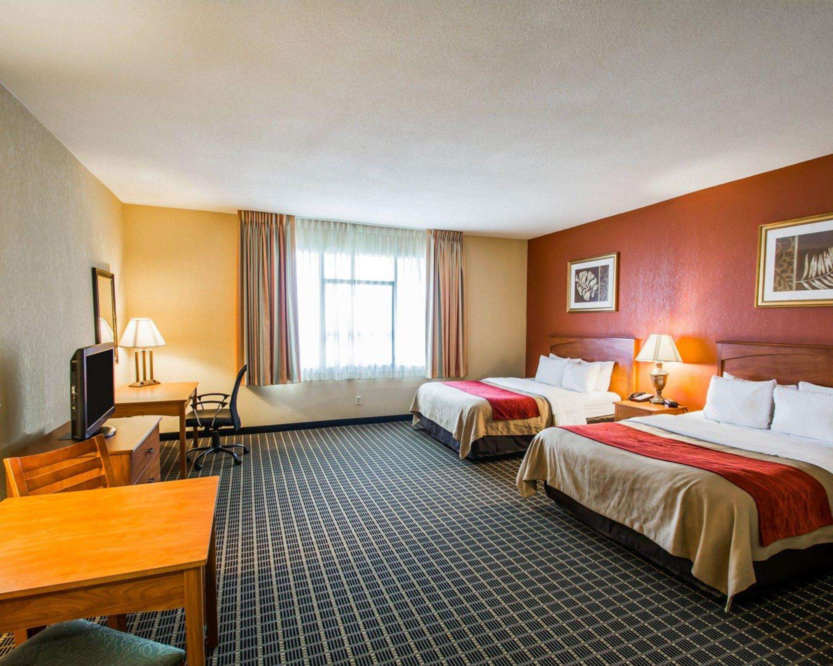 Clarion Inn & Suites Miami International Airport Photo