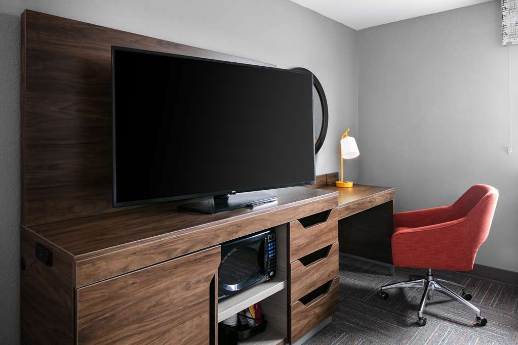 Hampton Inn & Suites by Hilton West Bend Image