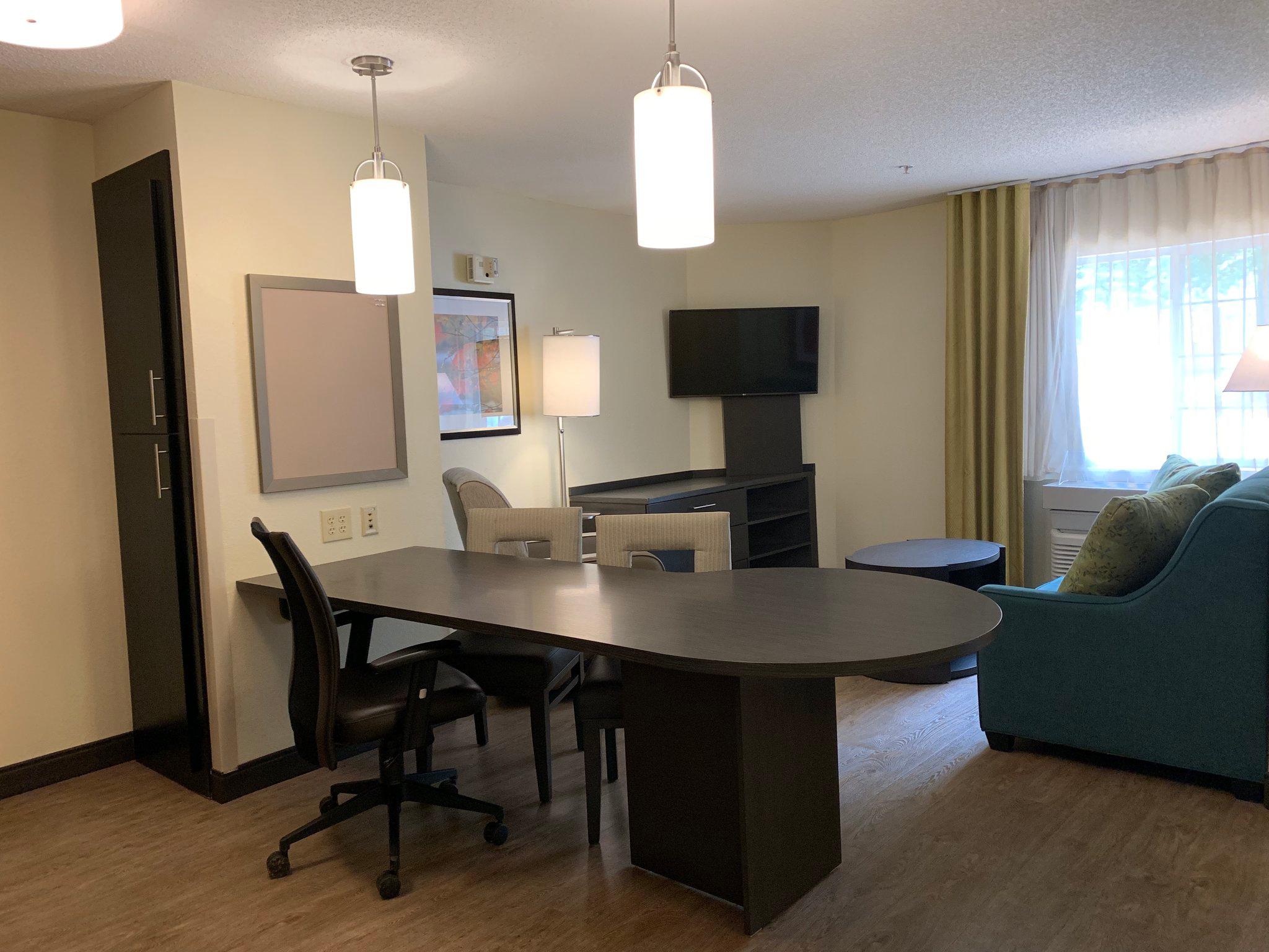 Candlewood Suites Raleigh Crabtree Photo