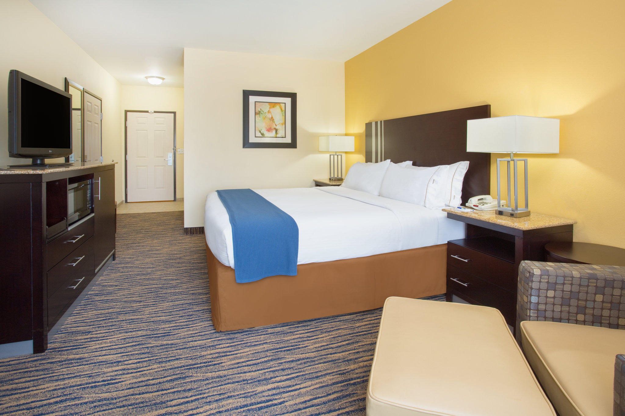 Holiday Inn Express & Suites Denver North - Thornton Photo