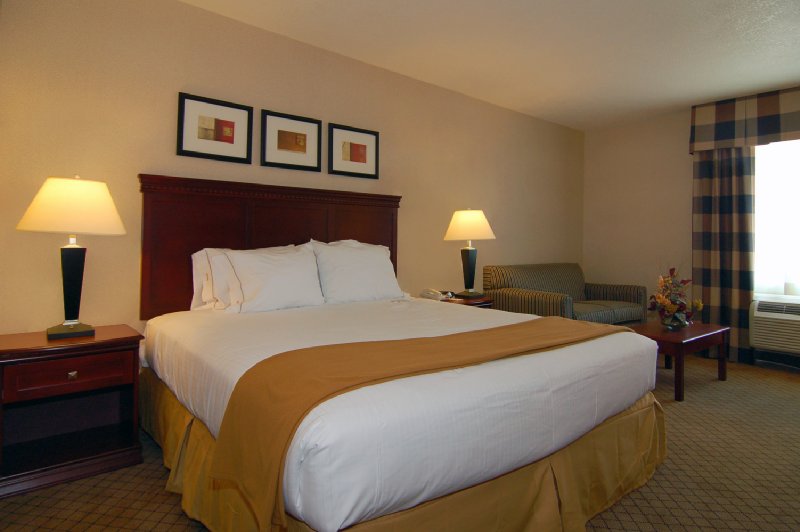 Holiday Inn Express Anaheim West Photo