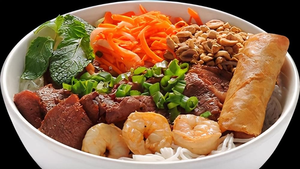 7. Shrimp, BBQ Pork, and Egg Roll with Vermicelli
