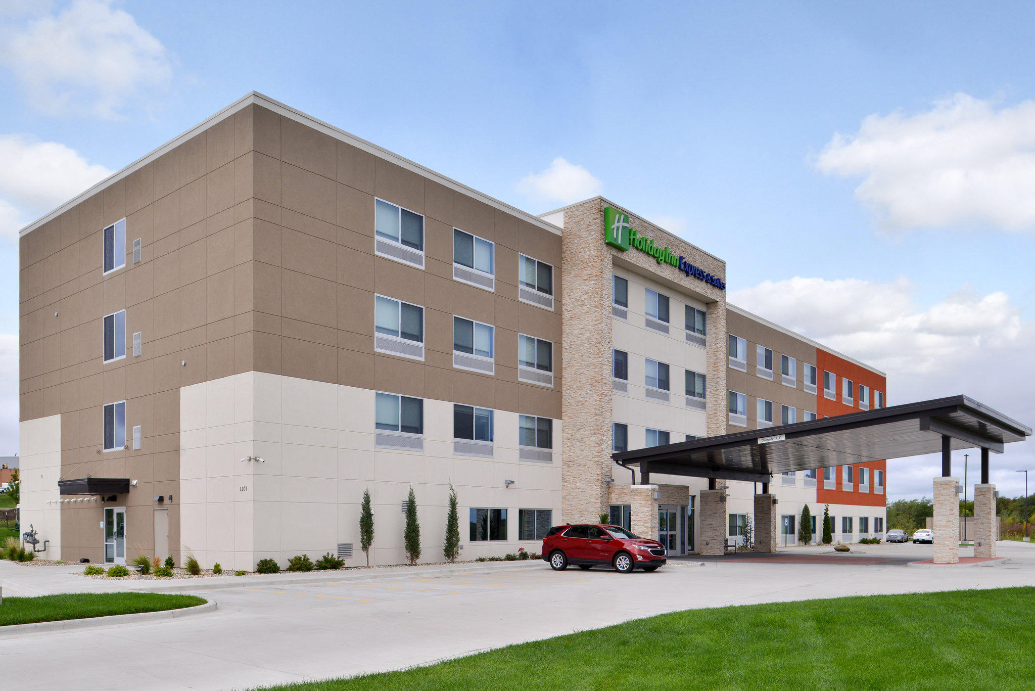 Holiday Inn Express & Suites Lee's Summit - Kansas City Photo