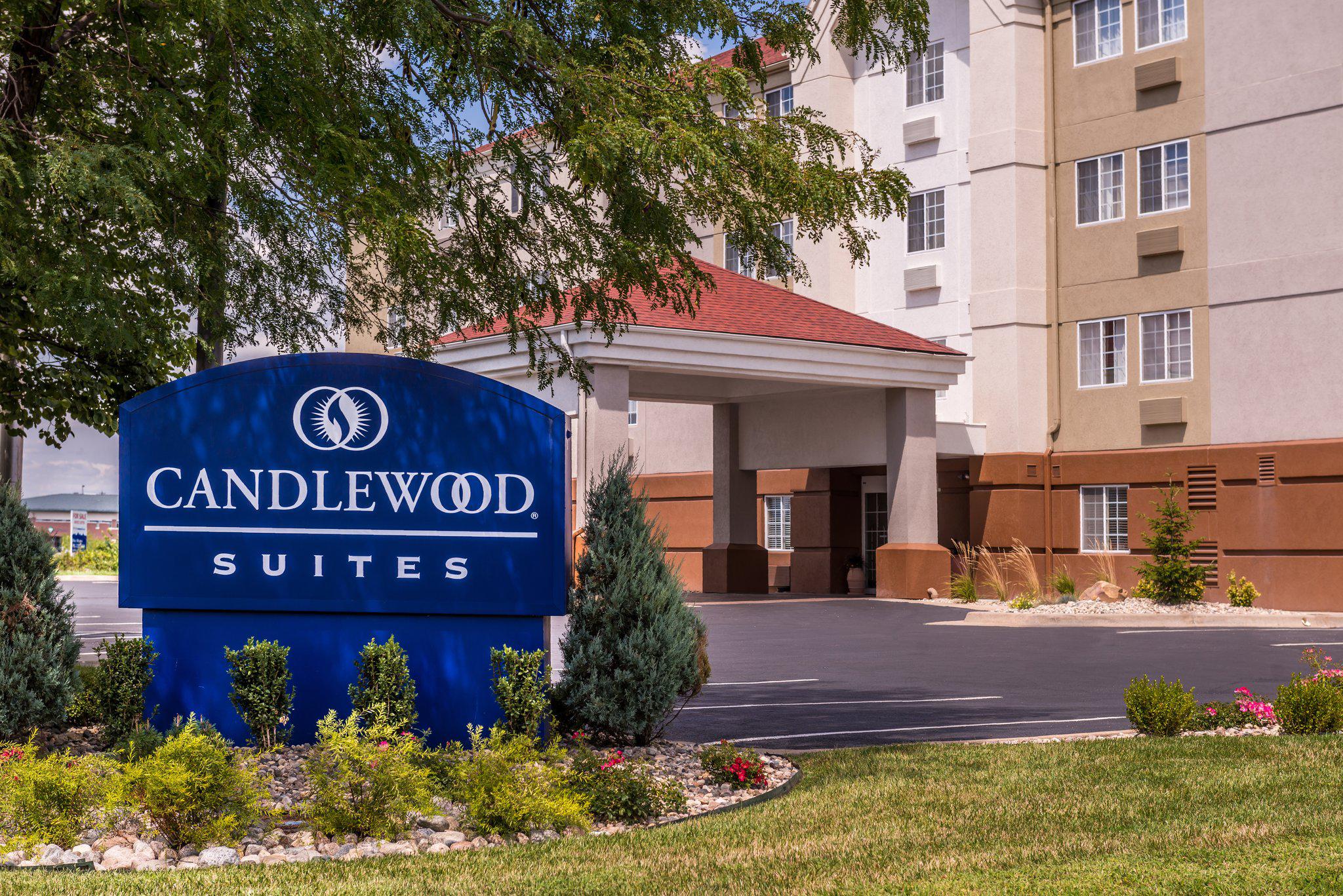 Candlewood Suites Topeka West Photo