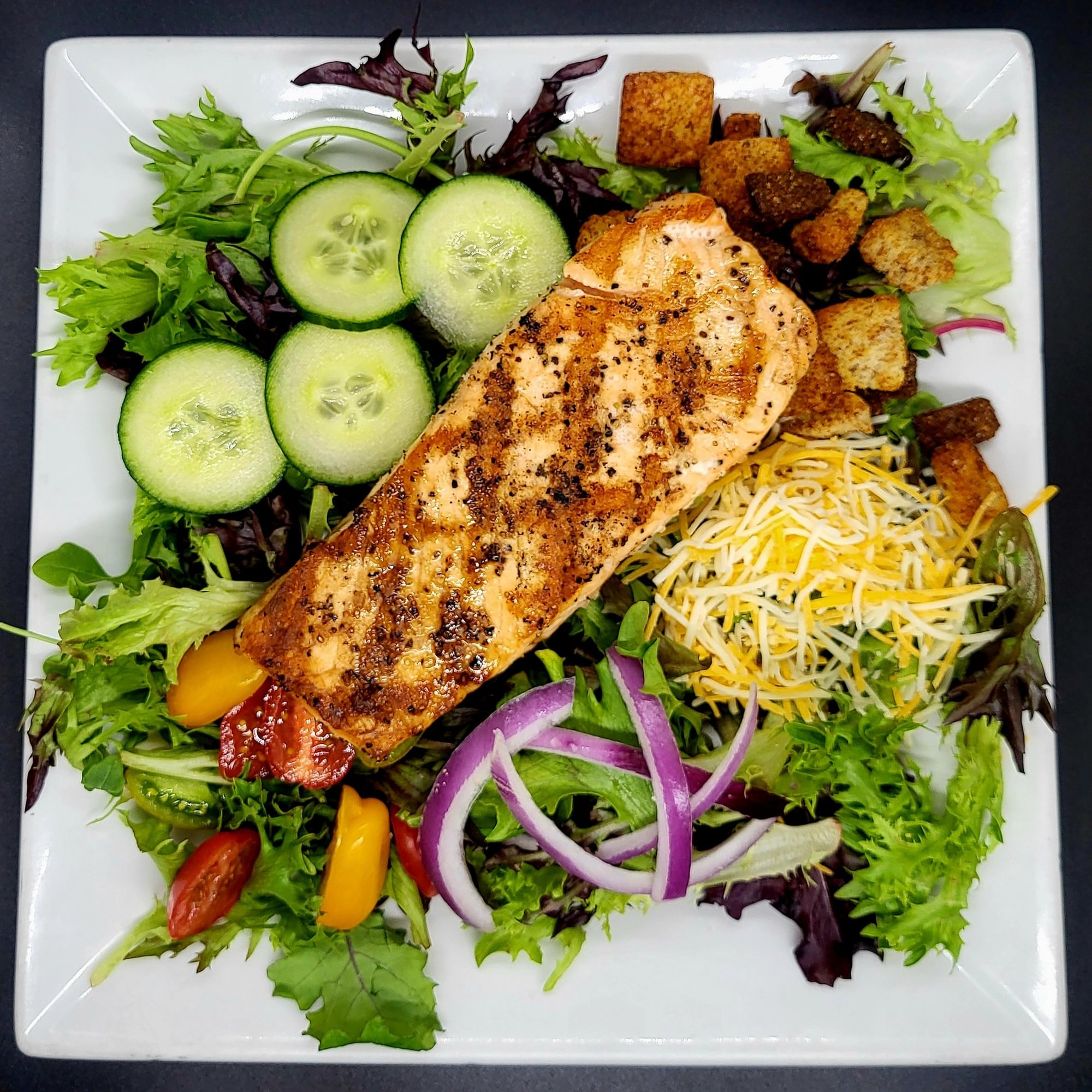 House Salad w/Salmon