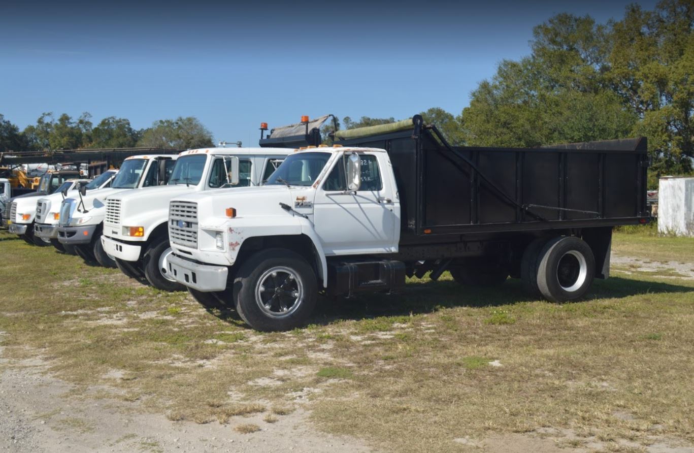 Deland Truck Center Photo