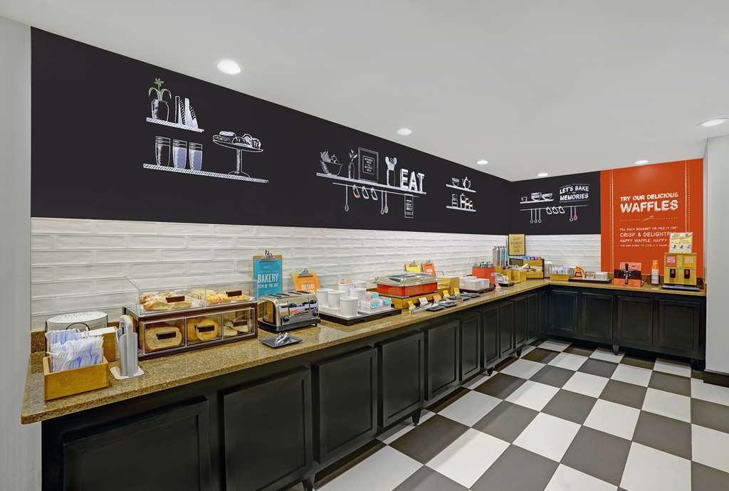 Hampton Inn Utica Image