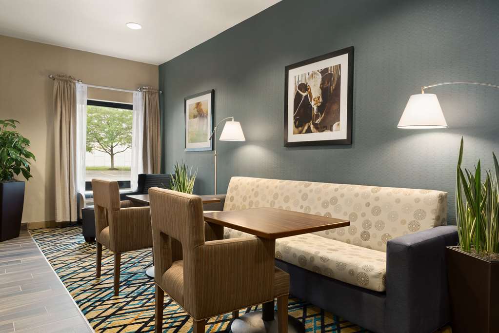 Hampton Inn by Hilton Wausau Image