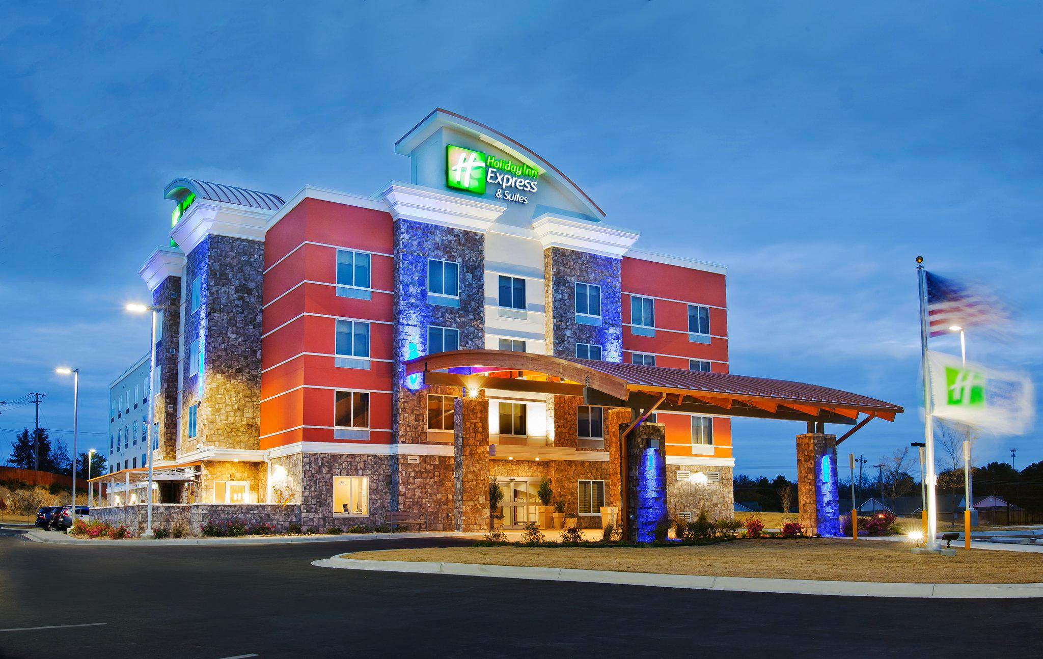 Holiday Inn Express & Suites Hot Springs Photo