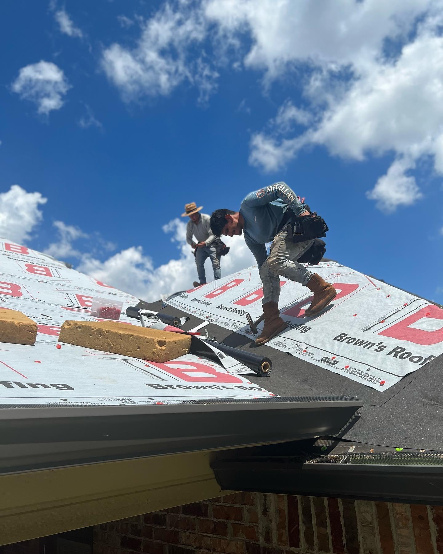 Brown's Roofing Image