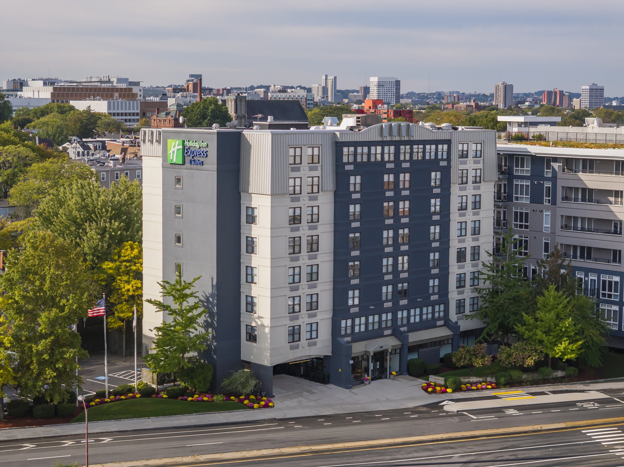 Holiday Inn Express & Suites Boston - Cambridge by IHG Image