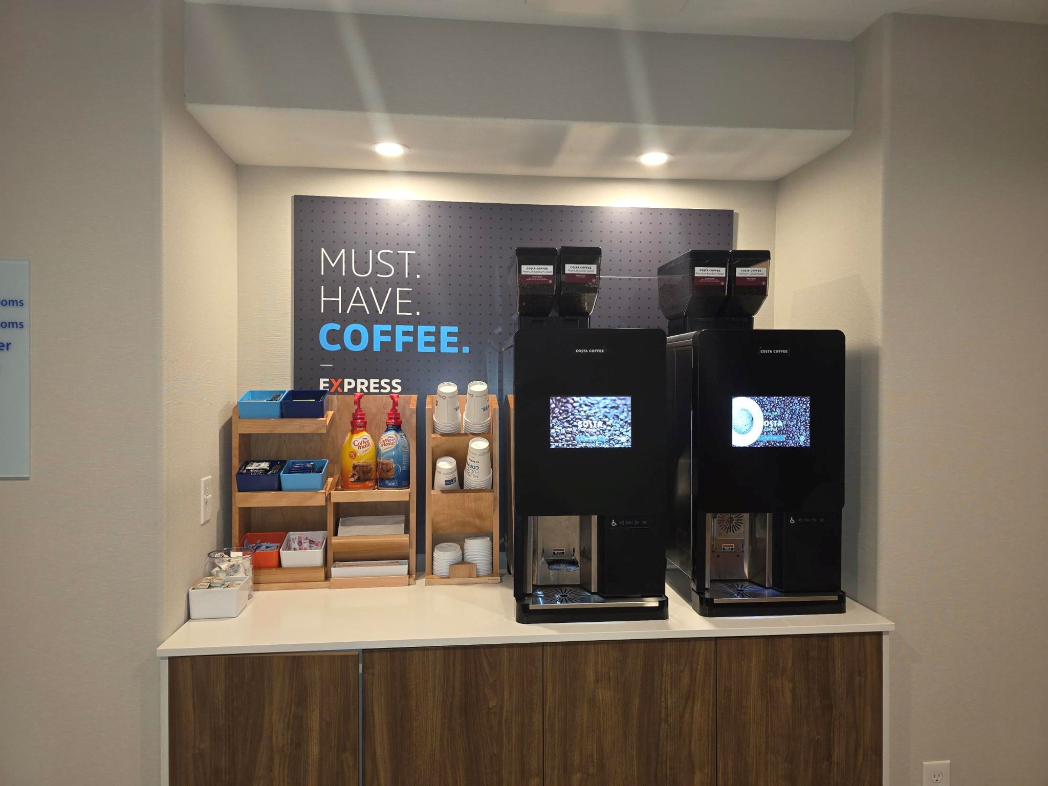 Holiday Inn Express & Suites Lincoln-Roseville Area by IHG Image