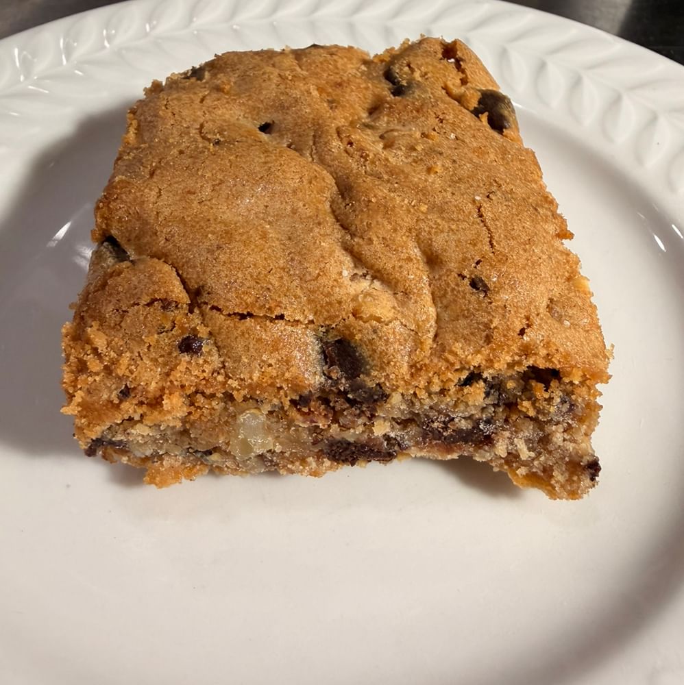 Blonde Brownie with Walnuts