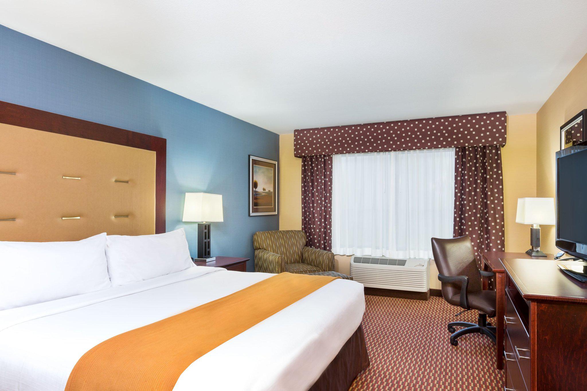 Holiday Inn Express & Suites Helena Photo