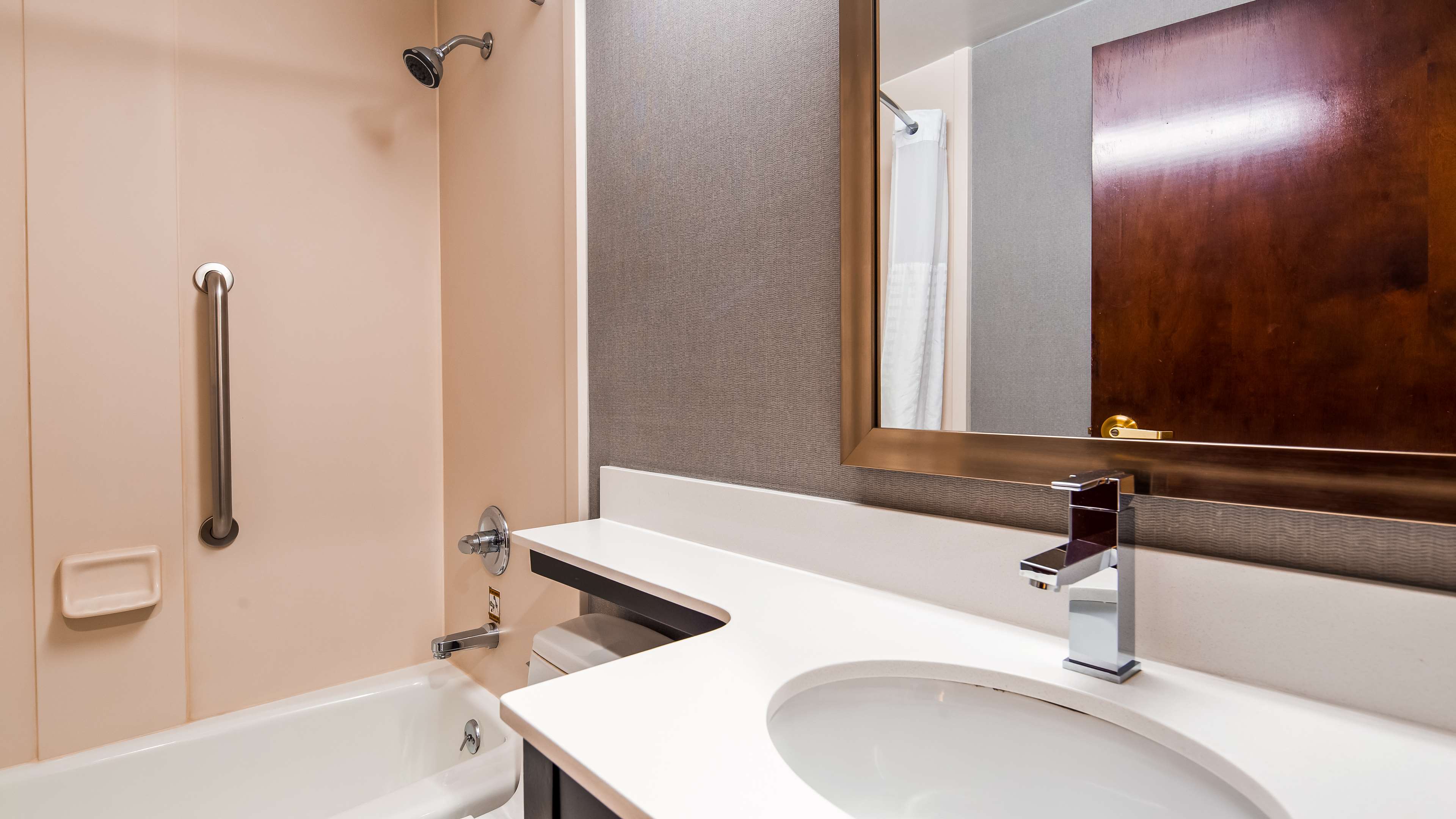 Best Western JFK Airport Hotel Photo