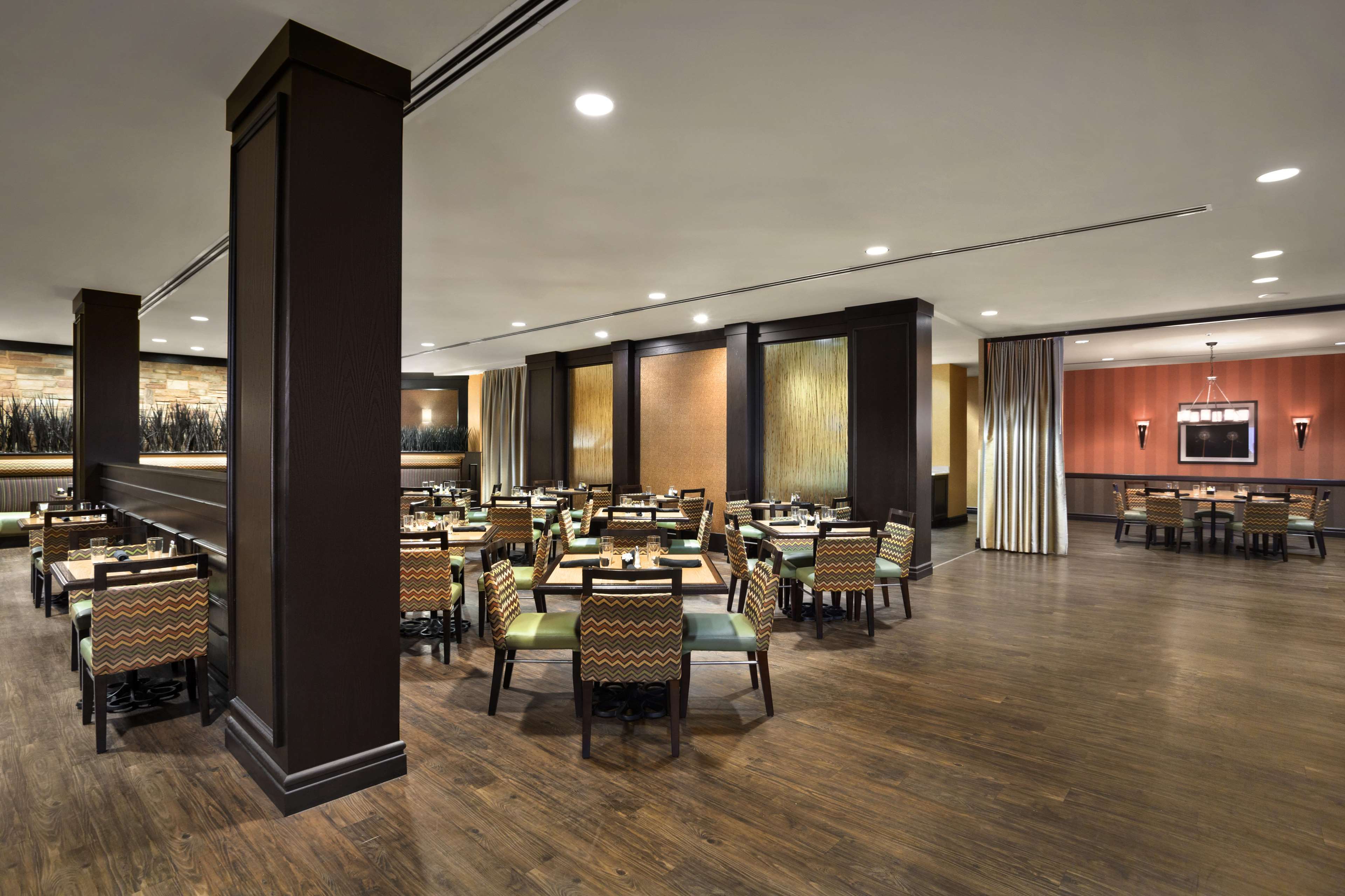 DoubleTree by Hilton Hotel Dallas - DFW Airport North Photo