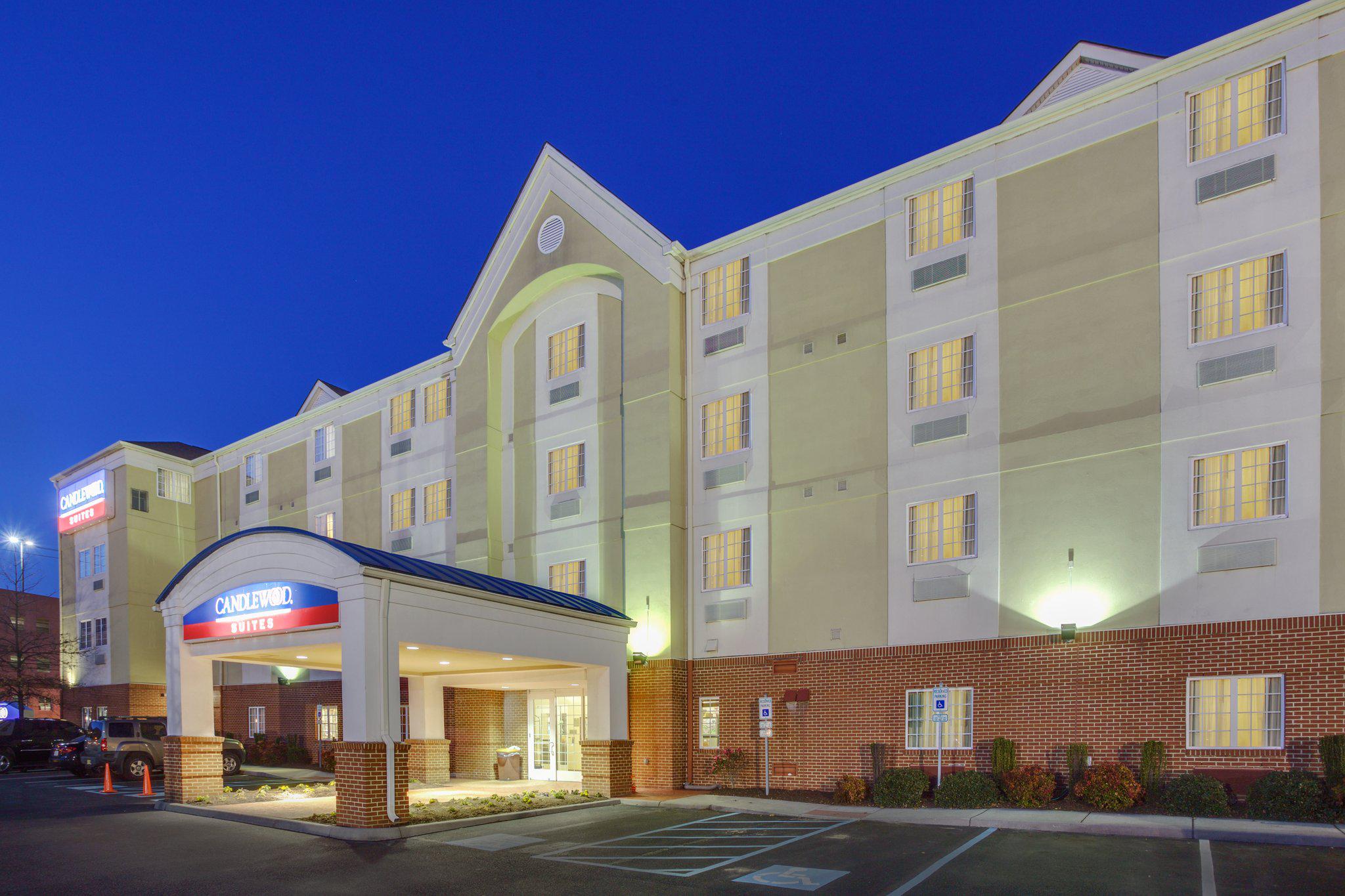 Candlewood Suites Virginia Beach Town Center Photo