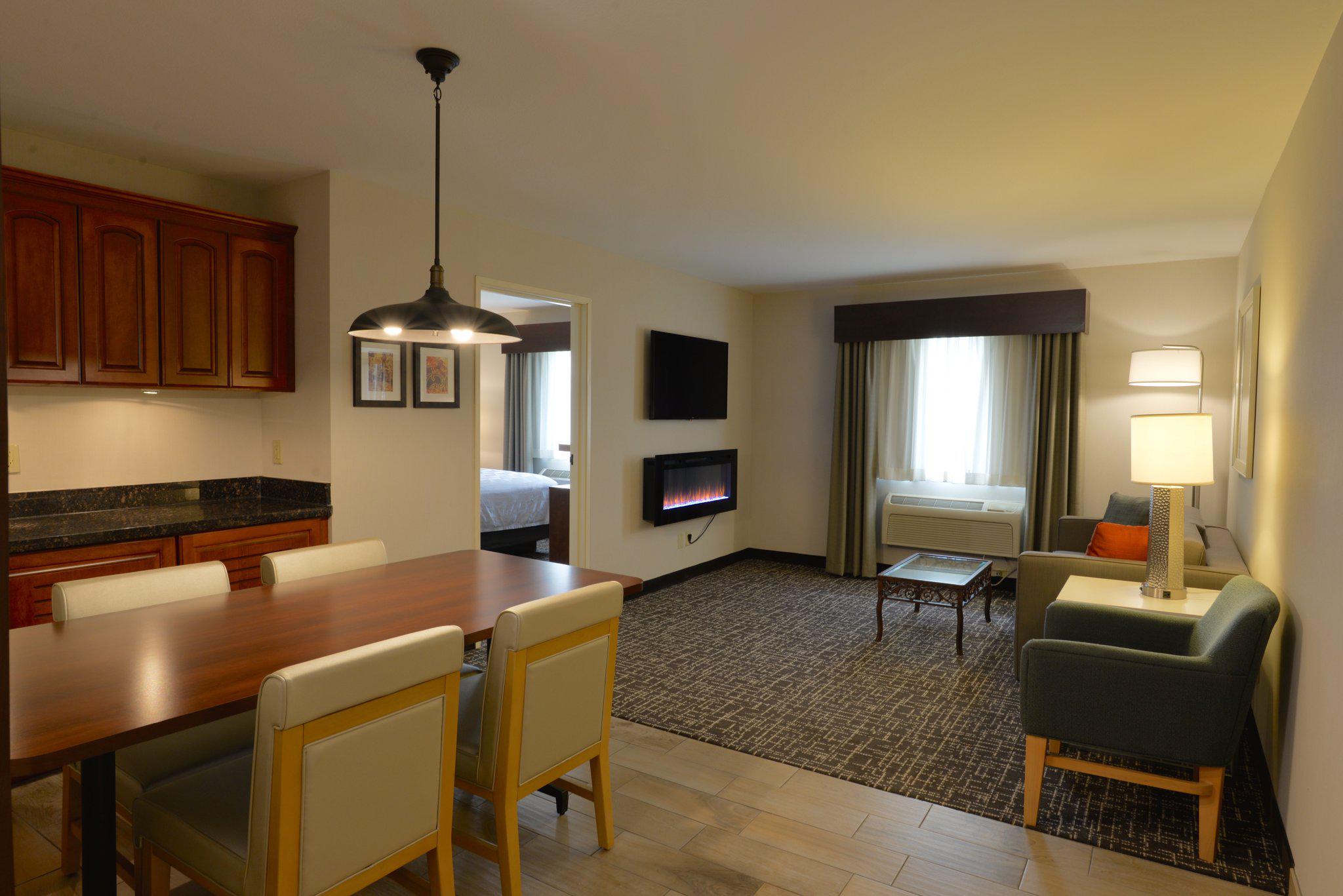 Holiday Inn & Suites Minneapolis - Lakeville Photo