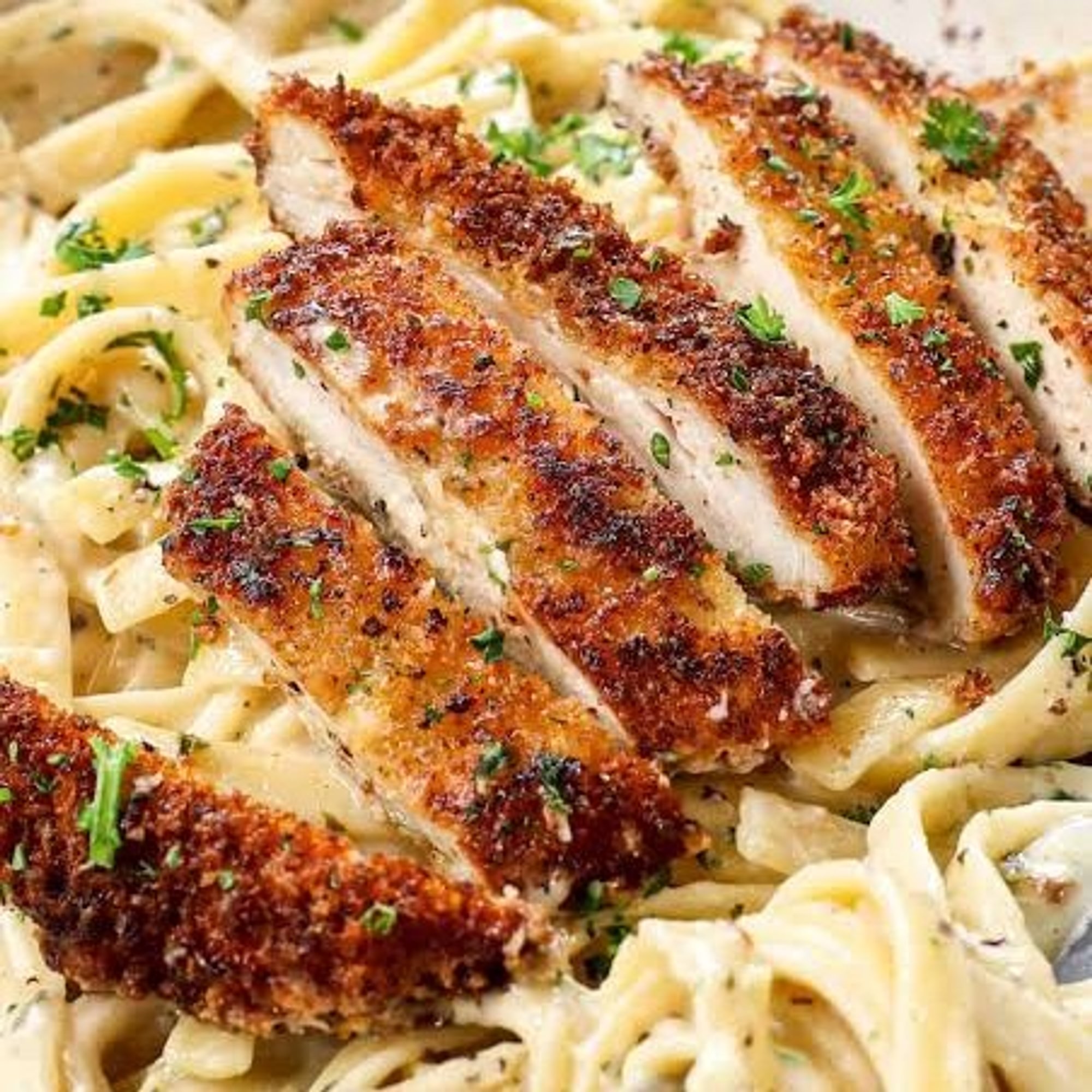 Fettuccine Alfredo w/ Chicken Cutlet