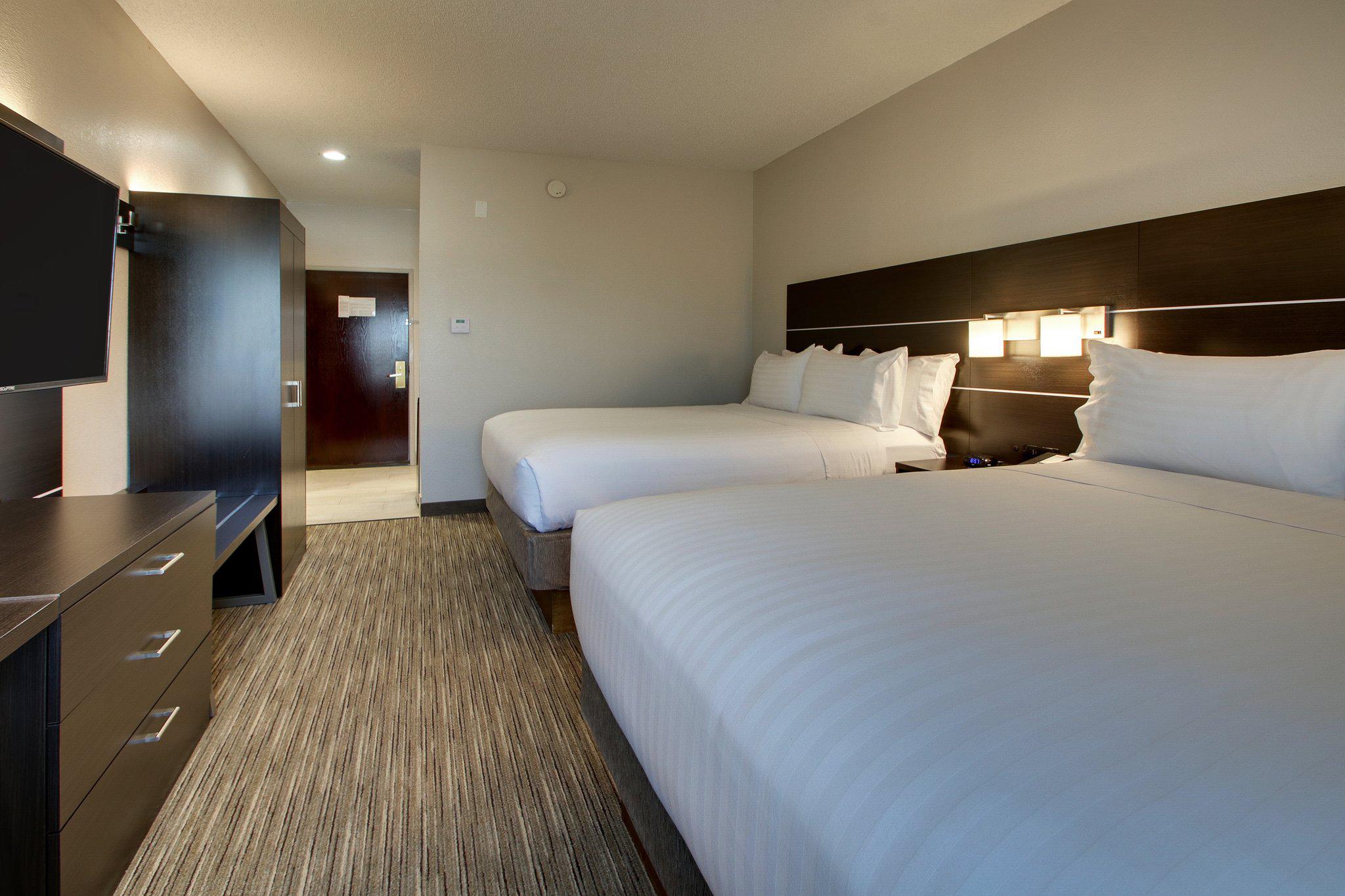 Holiday Inn Express & Suites Lebanon Photo