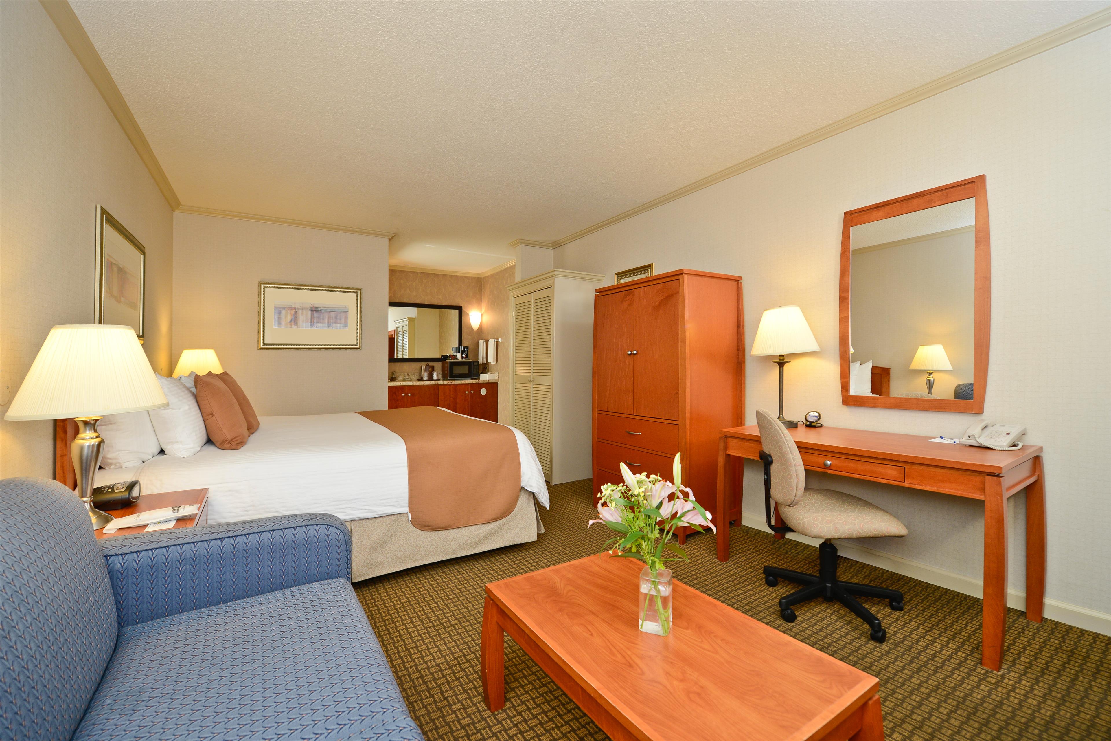 Best Western Plus Mountain View Inn Image
