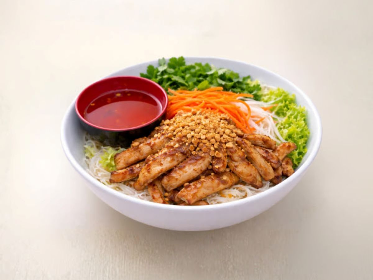 28 Chicken Noodle Salad