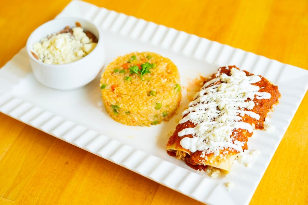 (L) Enchiladas