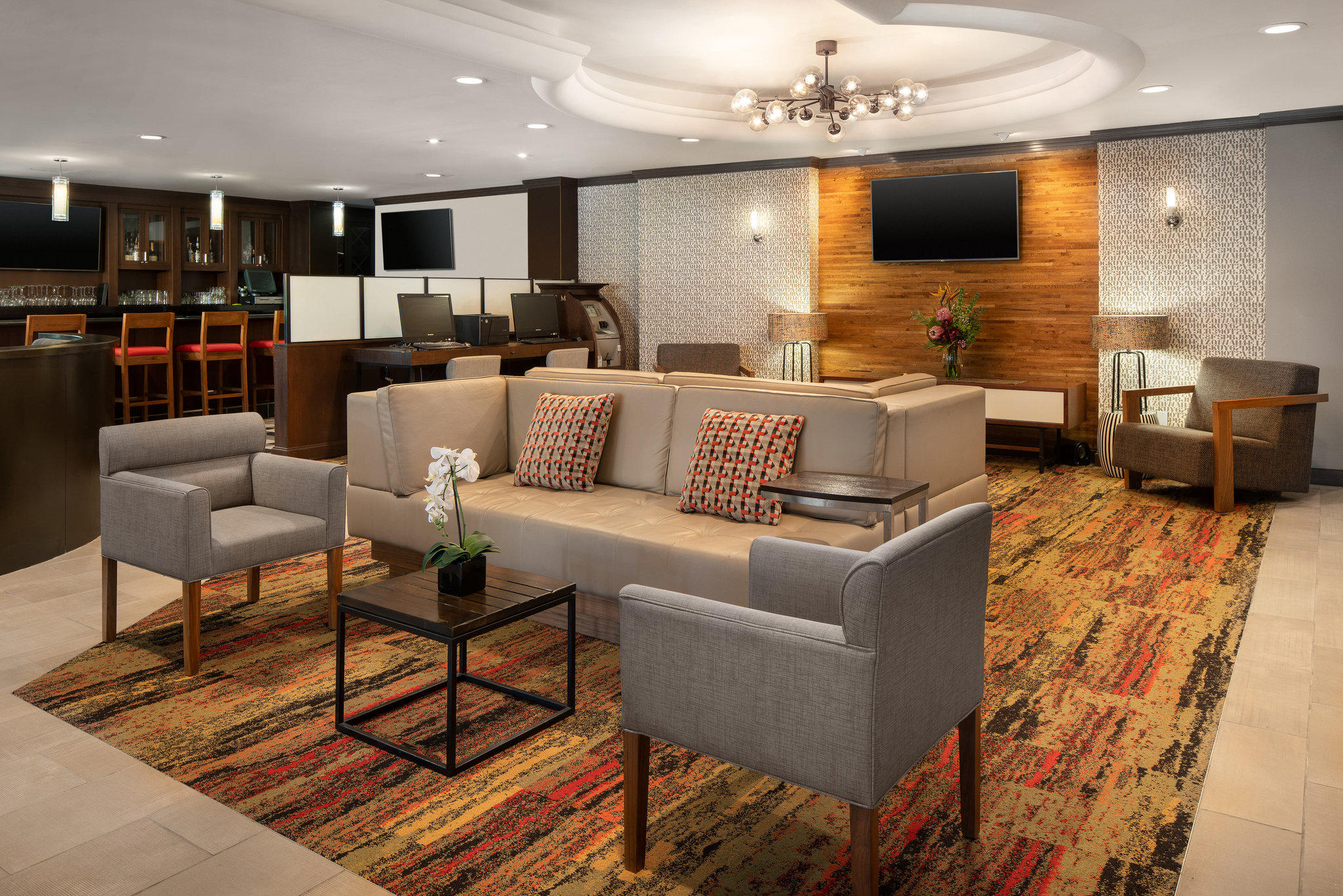 Four Points by Sheraton Hotel & Suites San Francisco Airport Photo