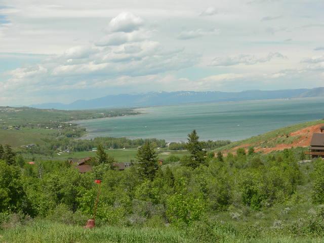 Images TOWN & COUNTRY REALTY BEAR LAKE