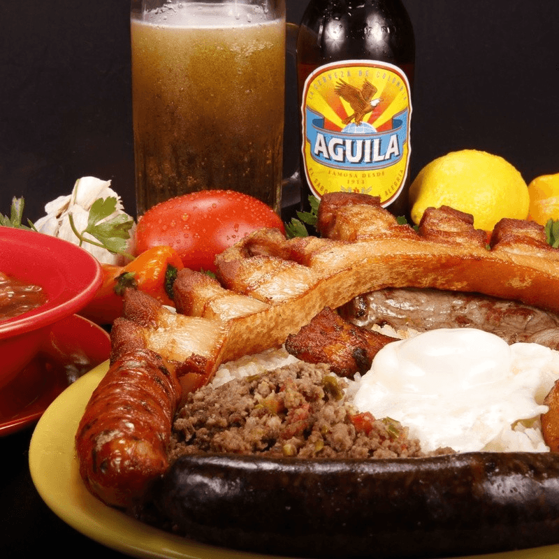 Montañera Latinos – Traditional Colombian Platter