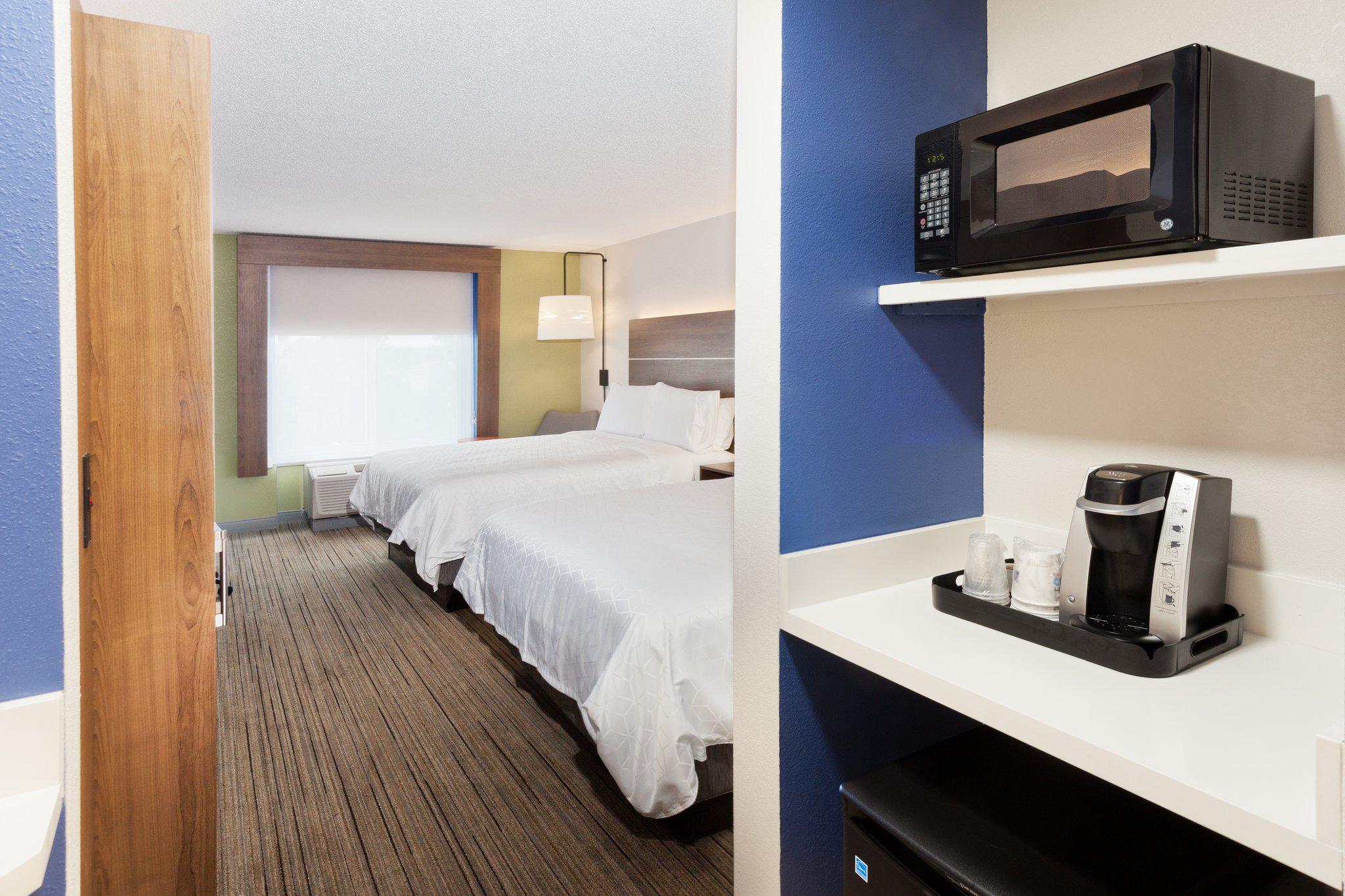 Holiday Inn Express & Suites Dothan North Photo