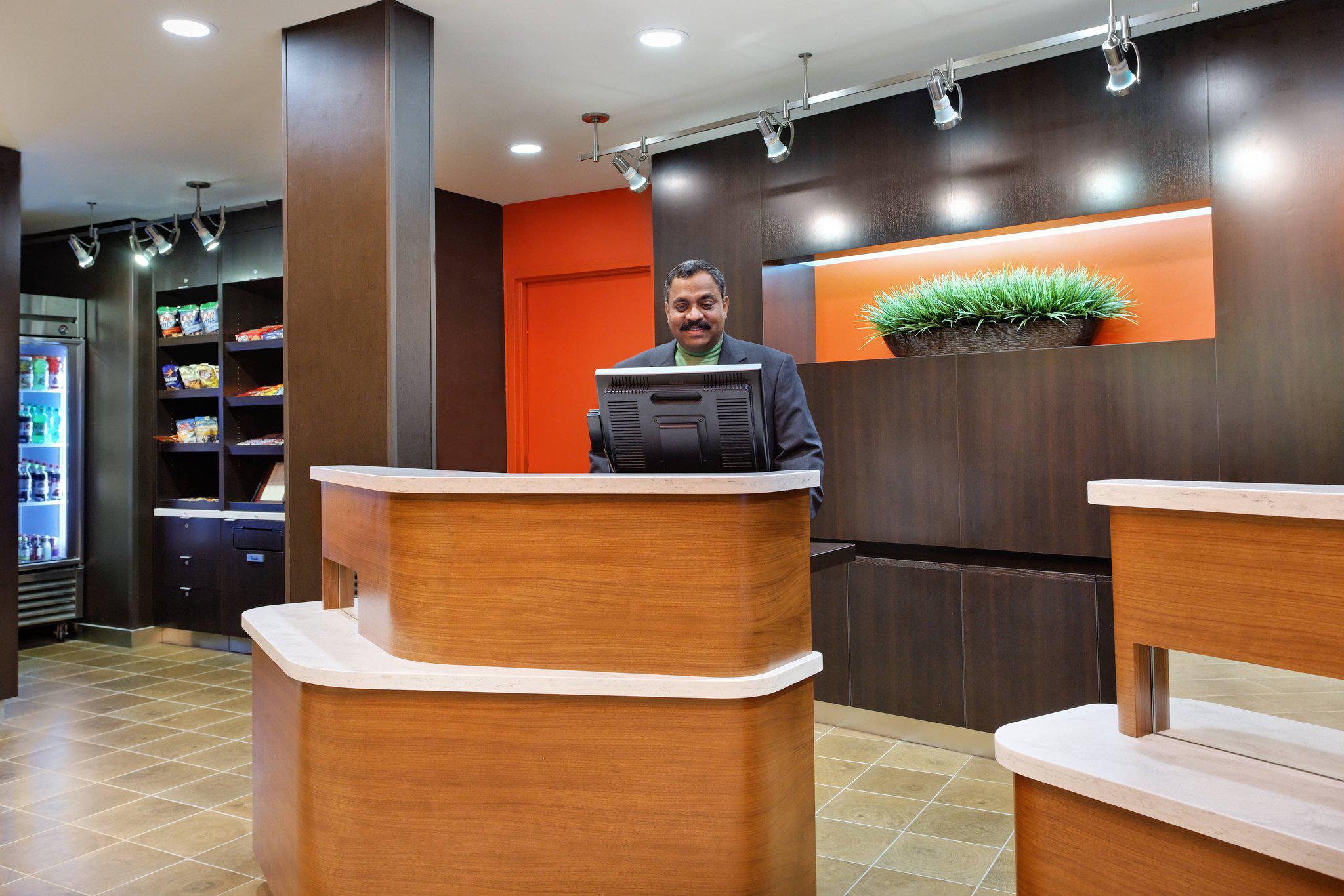 Courtyard by Marriott Tallahassee North/I-10 Capital Circle Photo