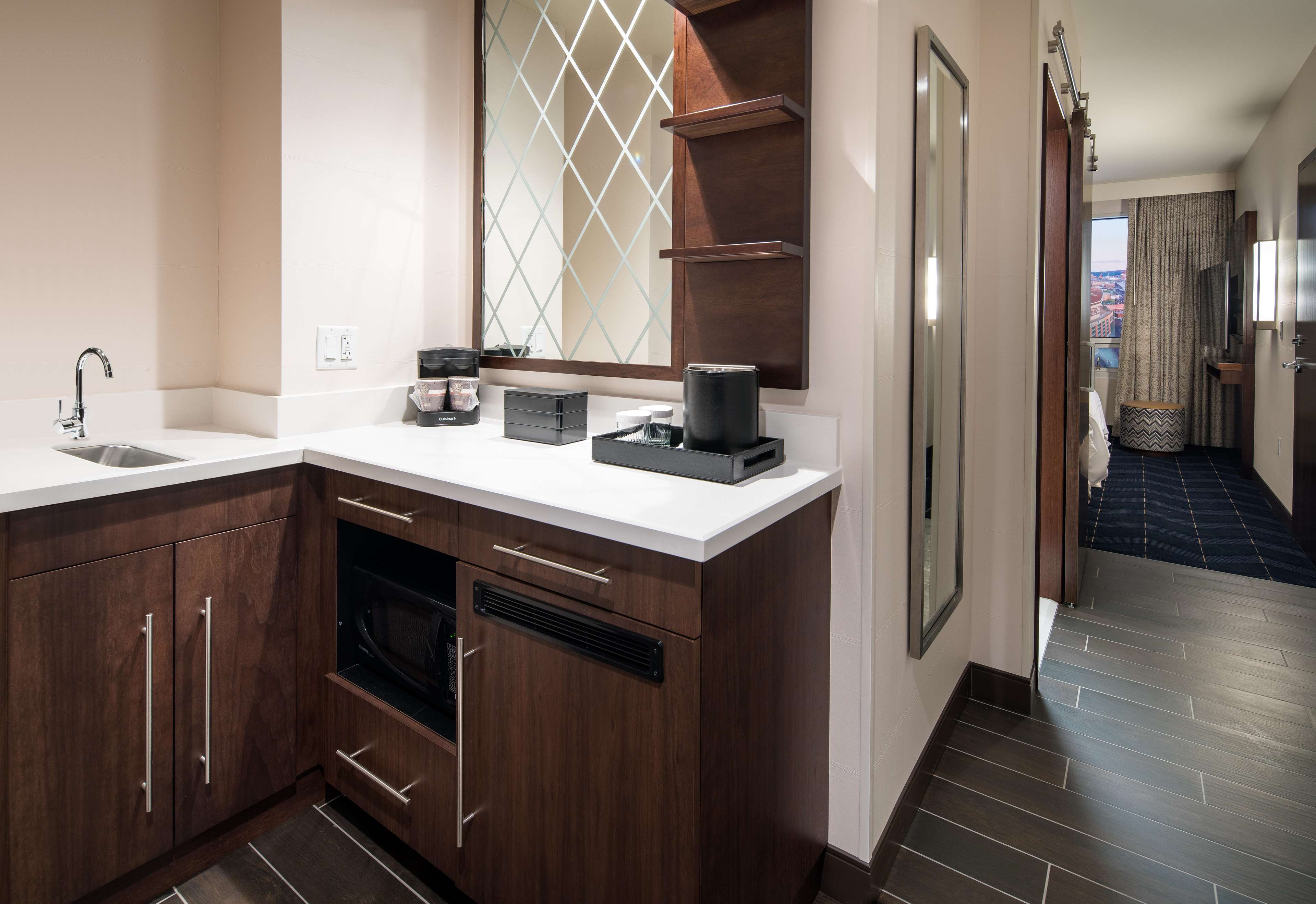 Embassy Suites by Hilton Seattle Downtown Pioneer Square Photo