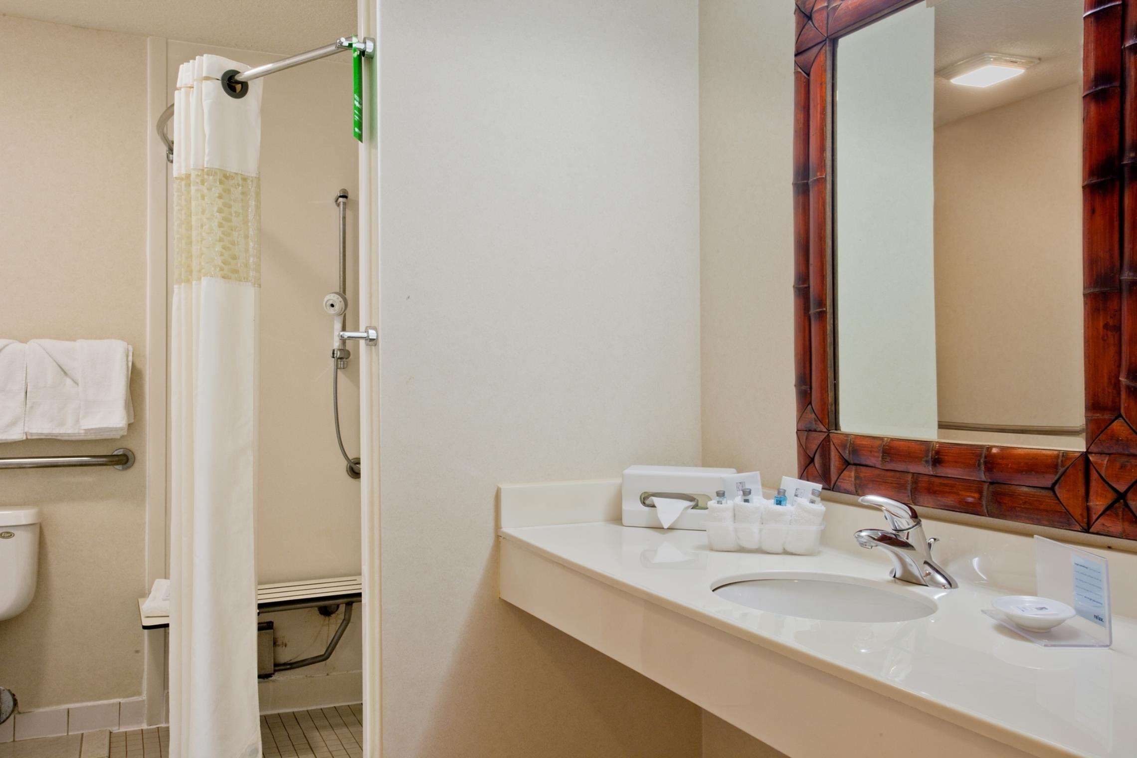 Hampton Inn & Suites Salt Lake City Airport Photo