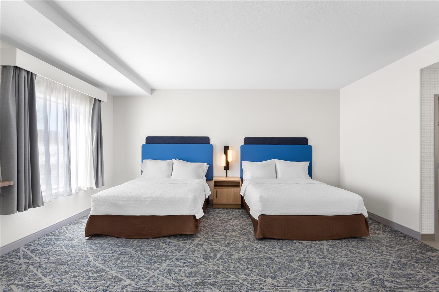 Hampton Inn & Suites Chicago Deer Park Image