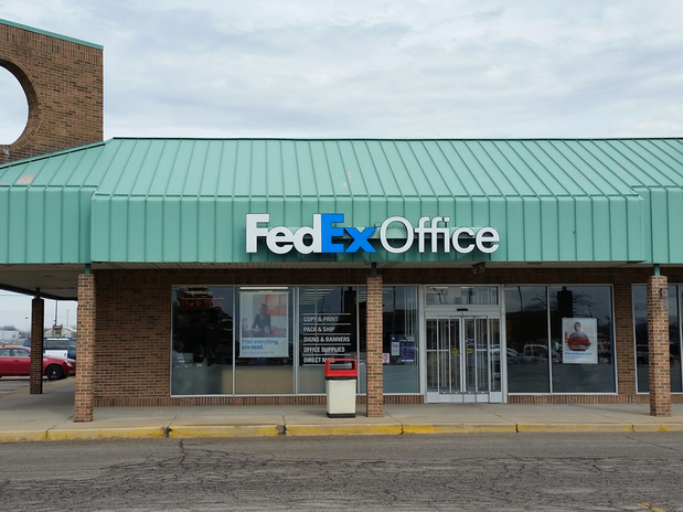 Images FedEx Office Print & Ship Center