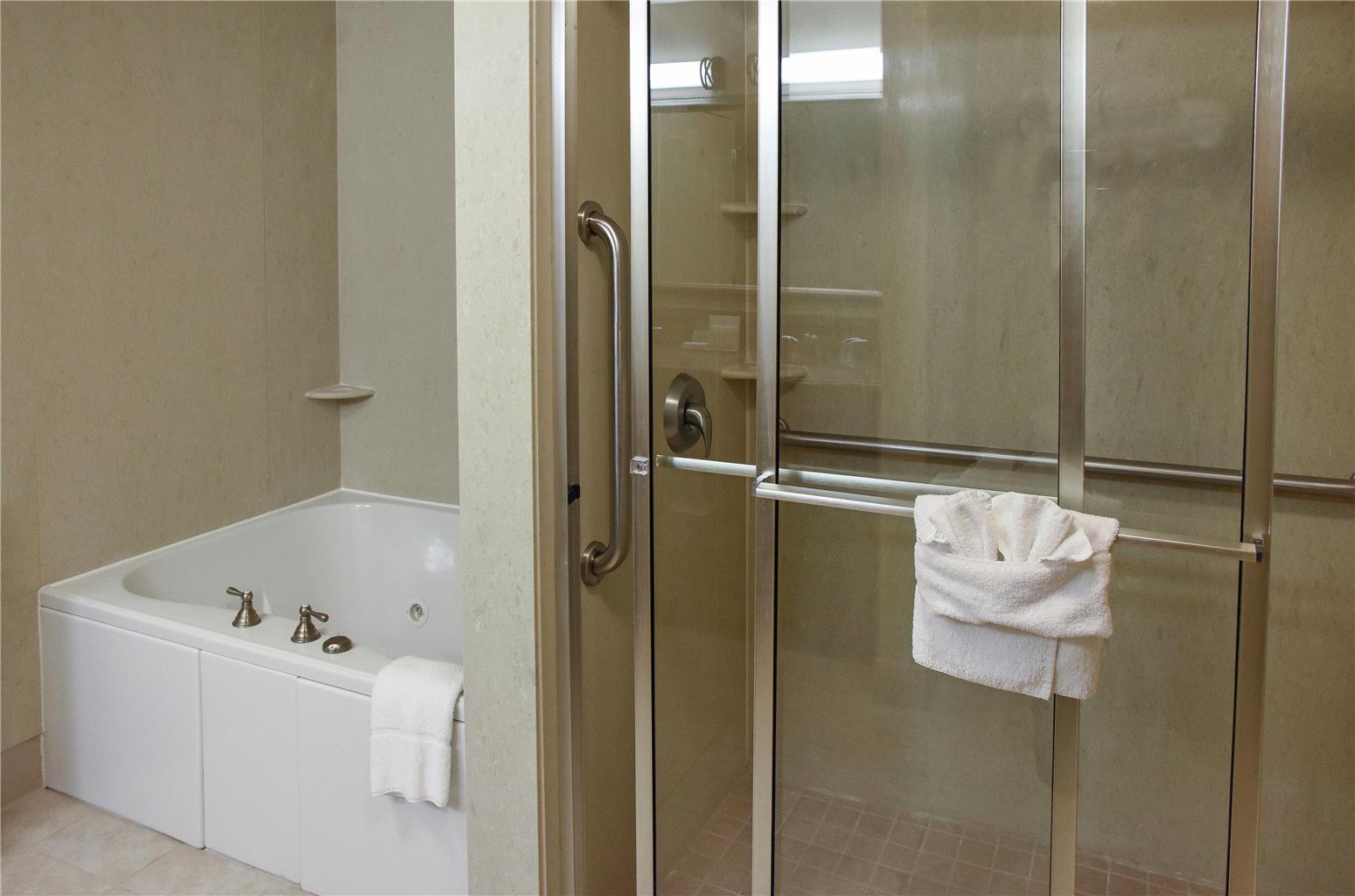 Hampton Inn & Suites Youngstown-Canfield Image